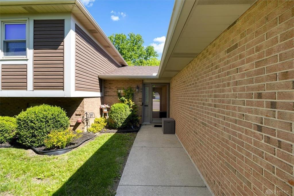 707 Clear Brooke Court, Vandalia, Ohio 45377