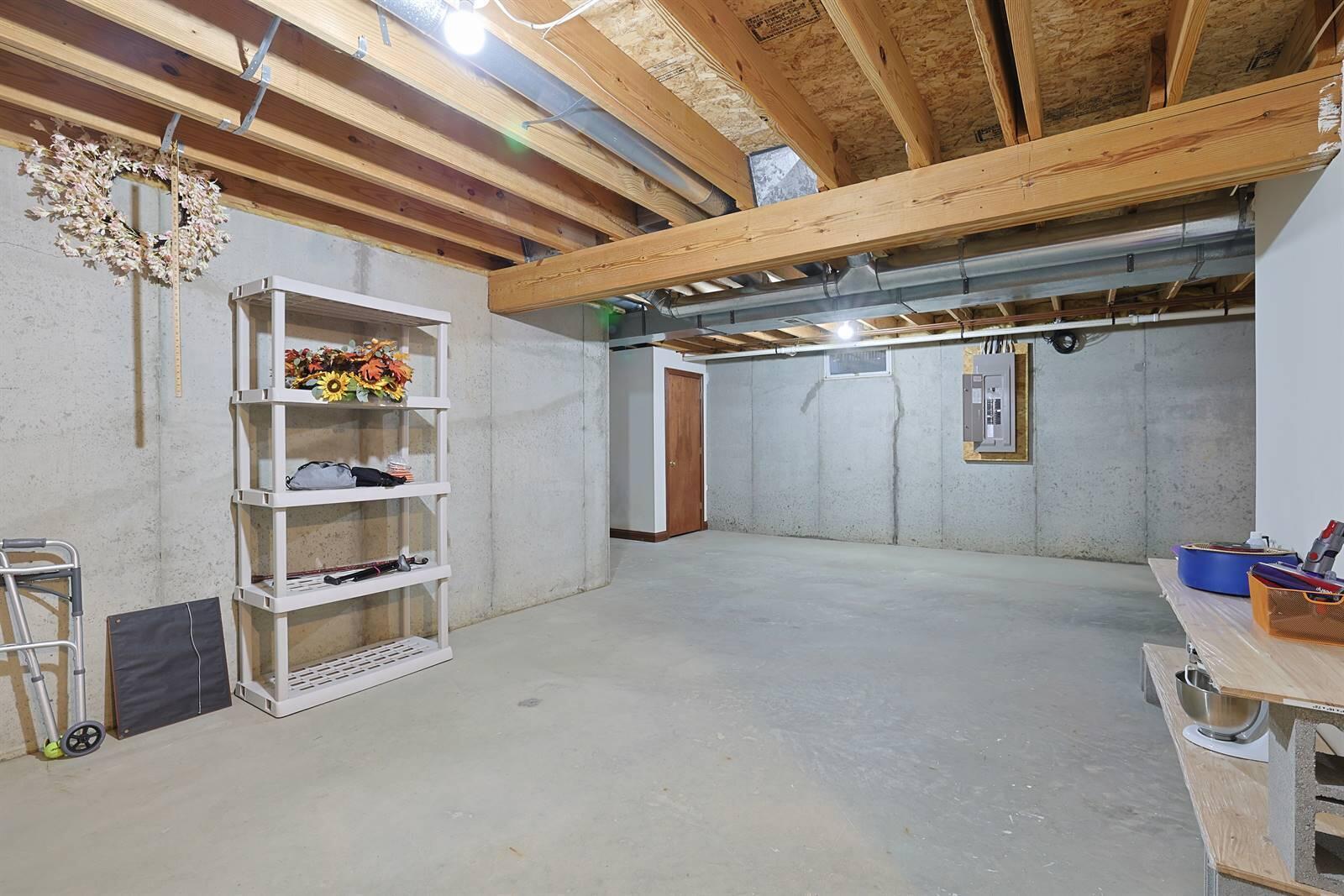 638 Primrose Lane, Tipp City, Ohio 45371
