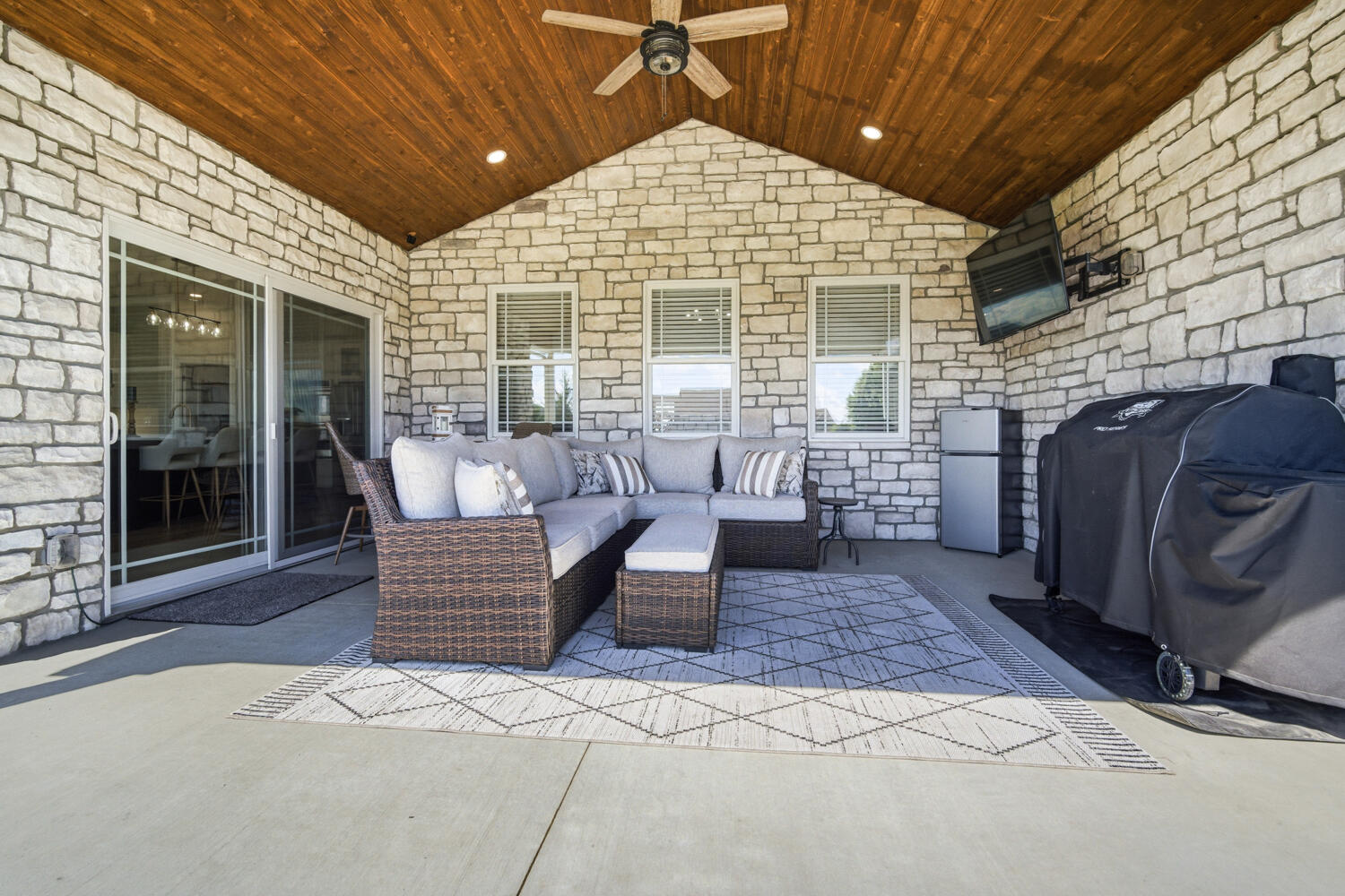 960 Rosenthal Drive, Tipp City, Ohio 45371