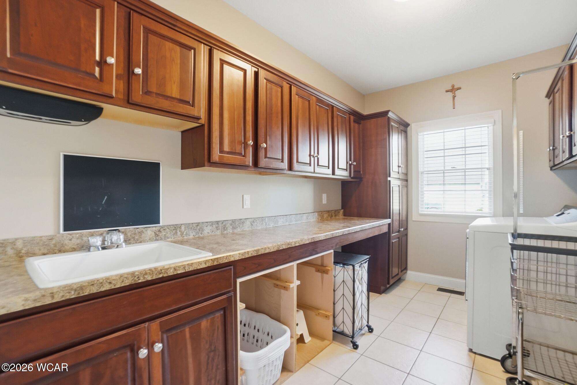 4422 Indian Hill Drive, Lima, Ohio