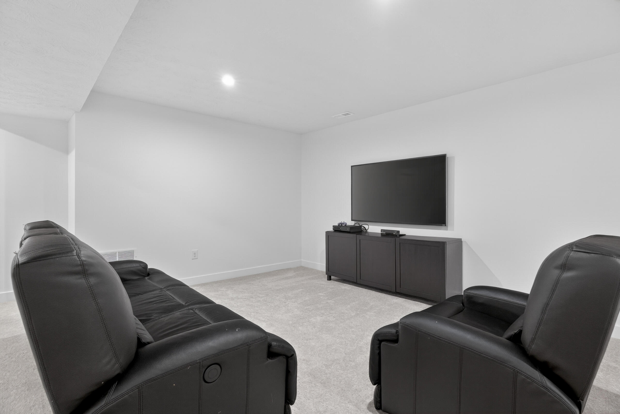 3207 White Ash Drive, Tipp City, Ohio 45371