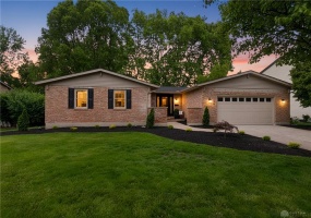199 Finsbury Lane, Troy, Ohio 45373, 3 Bedrooms Bedrooms, ,2 BathroomsBathrooms,Residential,For Sale,Finsbury,1045752