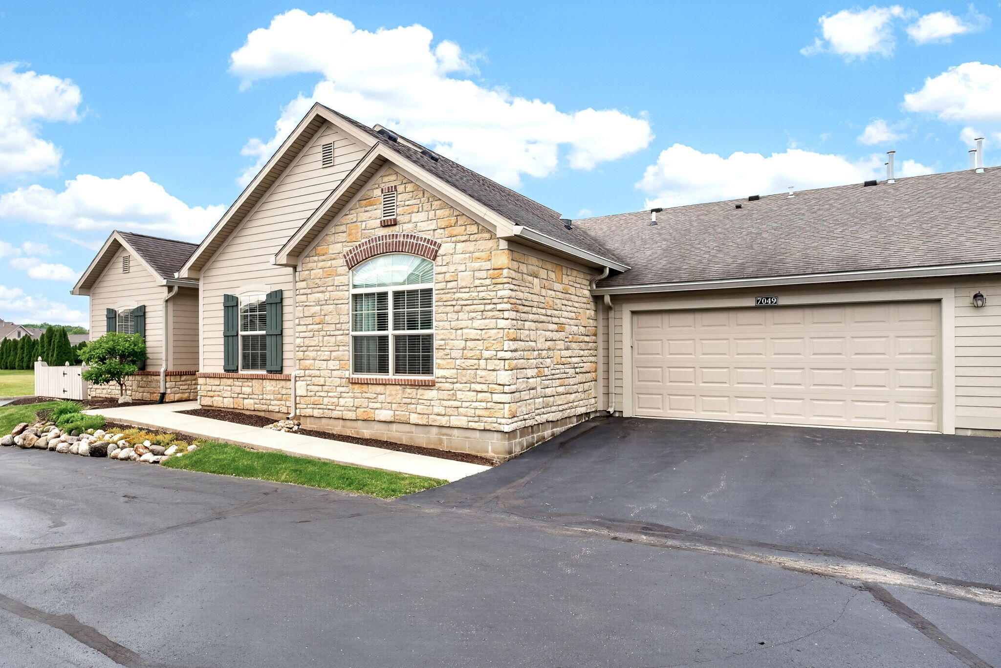 7049 Creekside Circle, Fairborn, Ohio 45324