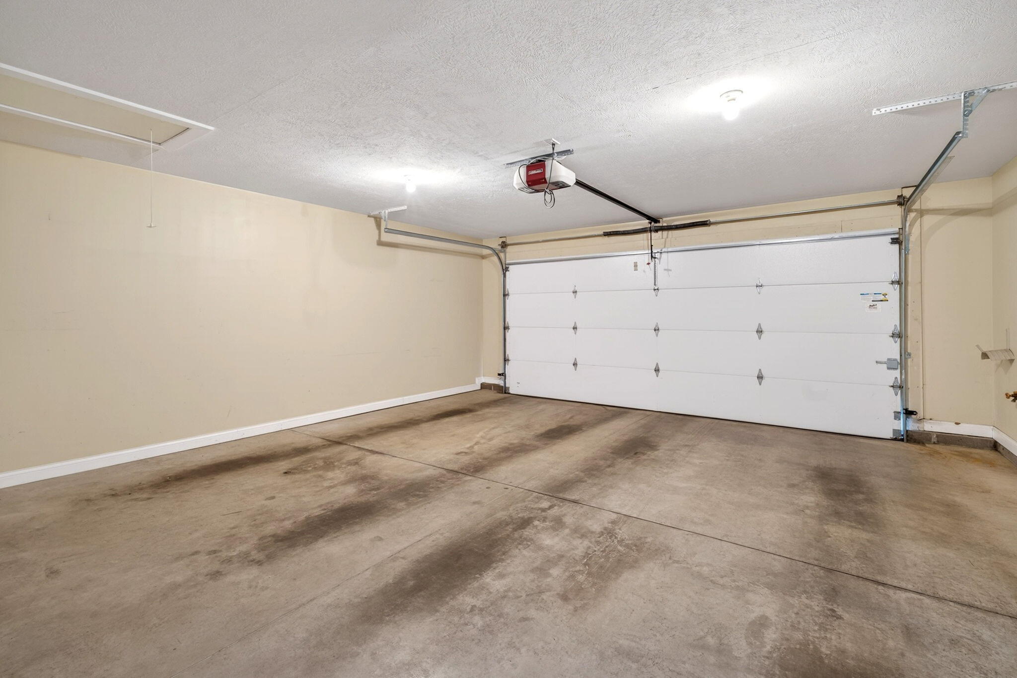 7049 Creekside Circle, Fairborn, Ohio 45324