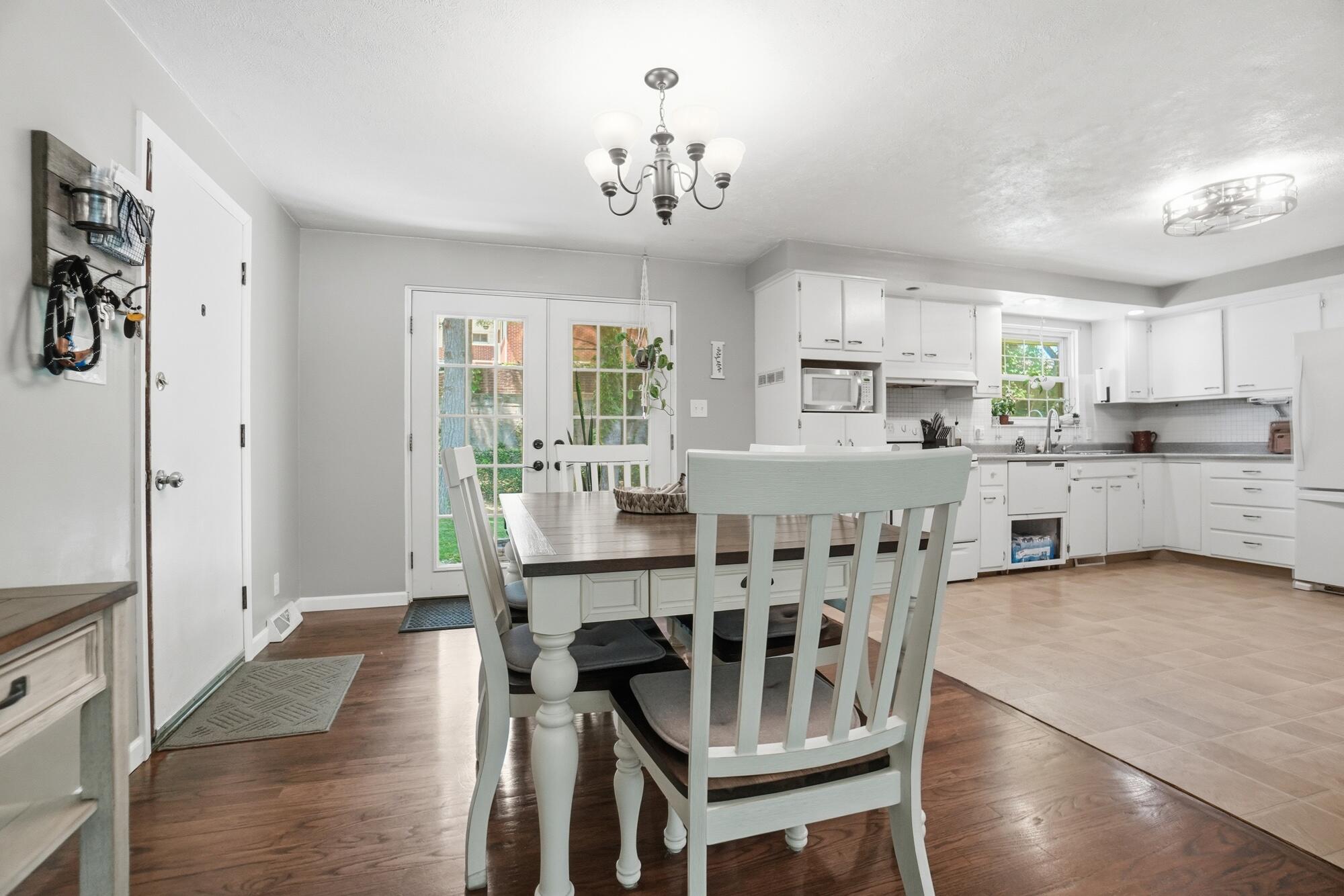 2627 Marinette Drive, Springfield, Ohio 45503