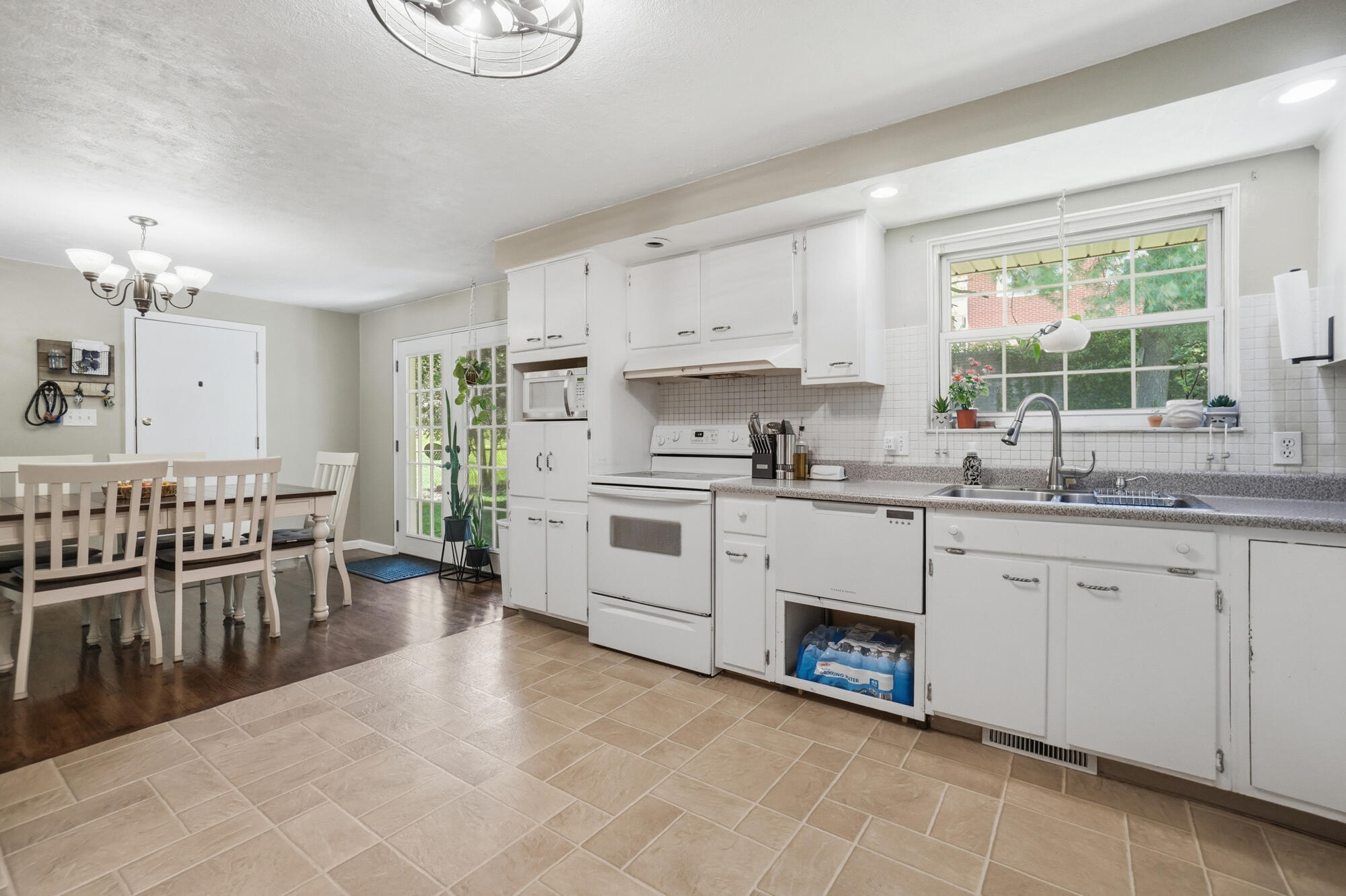 2627 Marinette Drive, Springfield, Ohio 45503