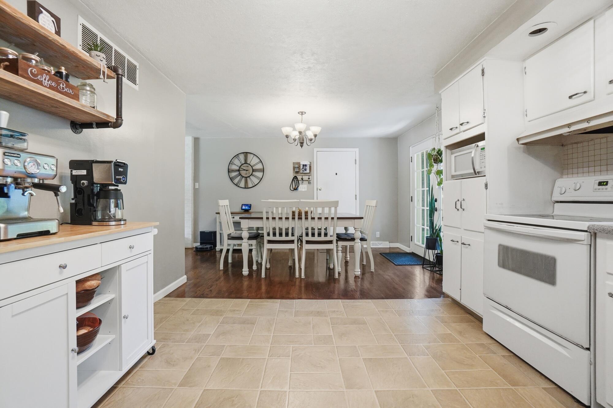 2627 Marinette Drive, Springfield, Ohio 45503