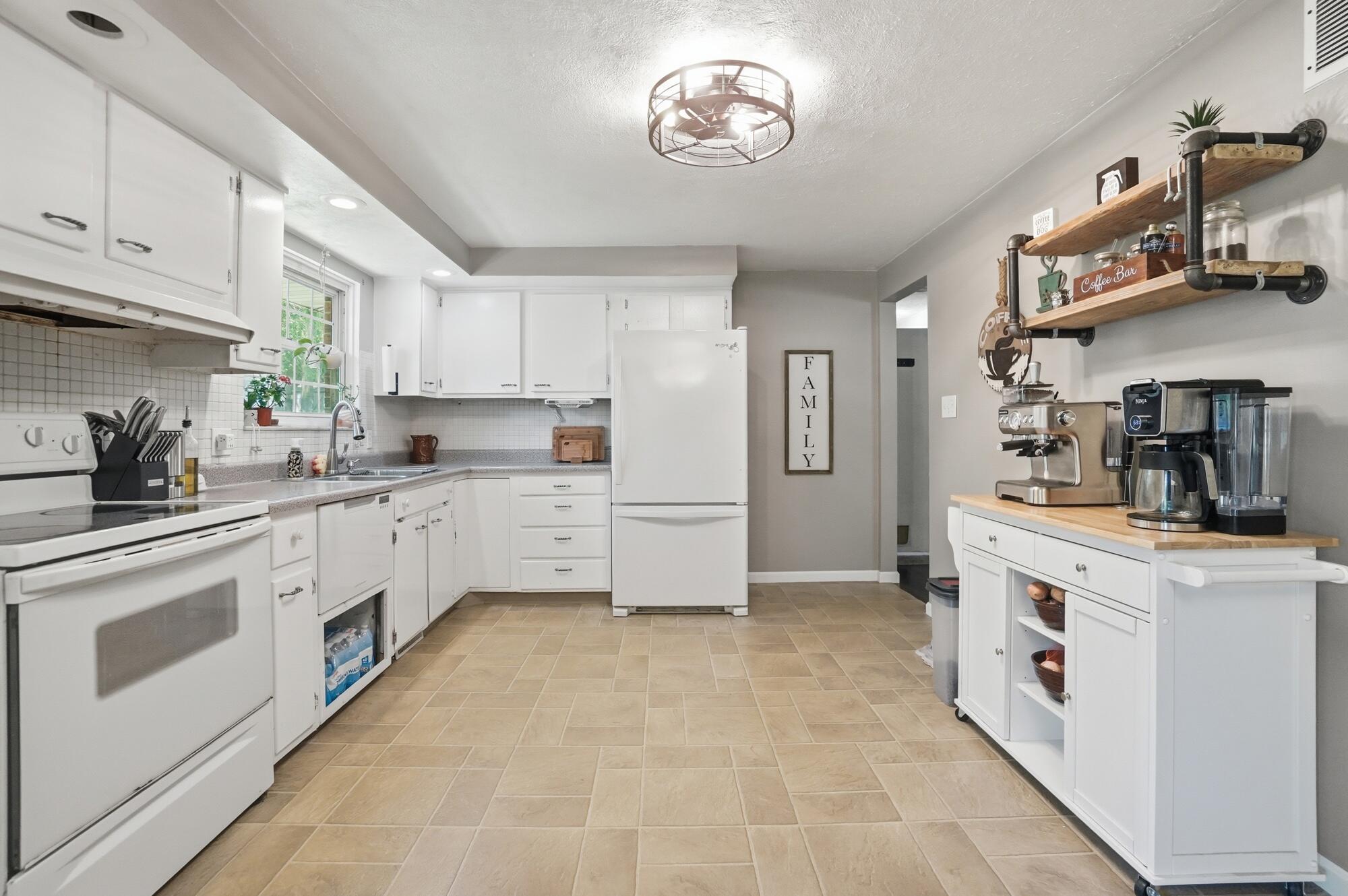 2627 Marinette Drive, Springfield, Ohio 45503