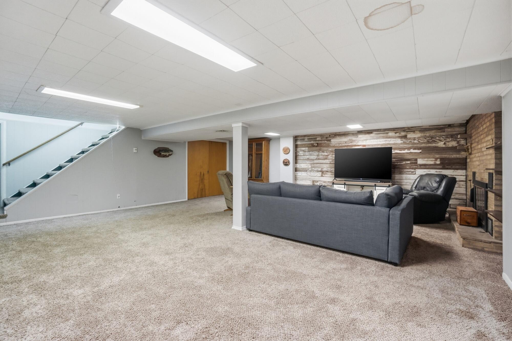 2627 Marinette Drive, Springfield, Ohio 45503