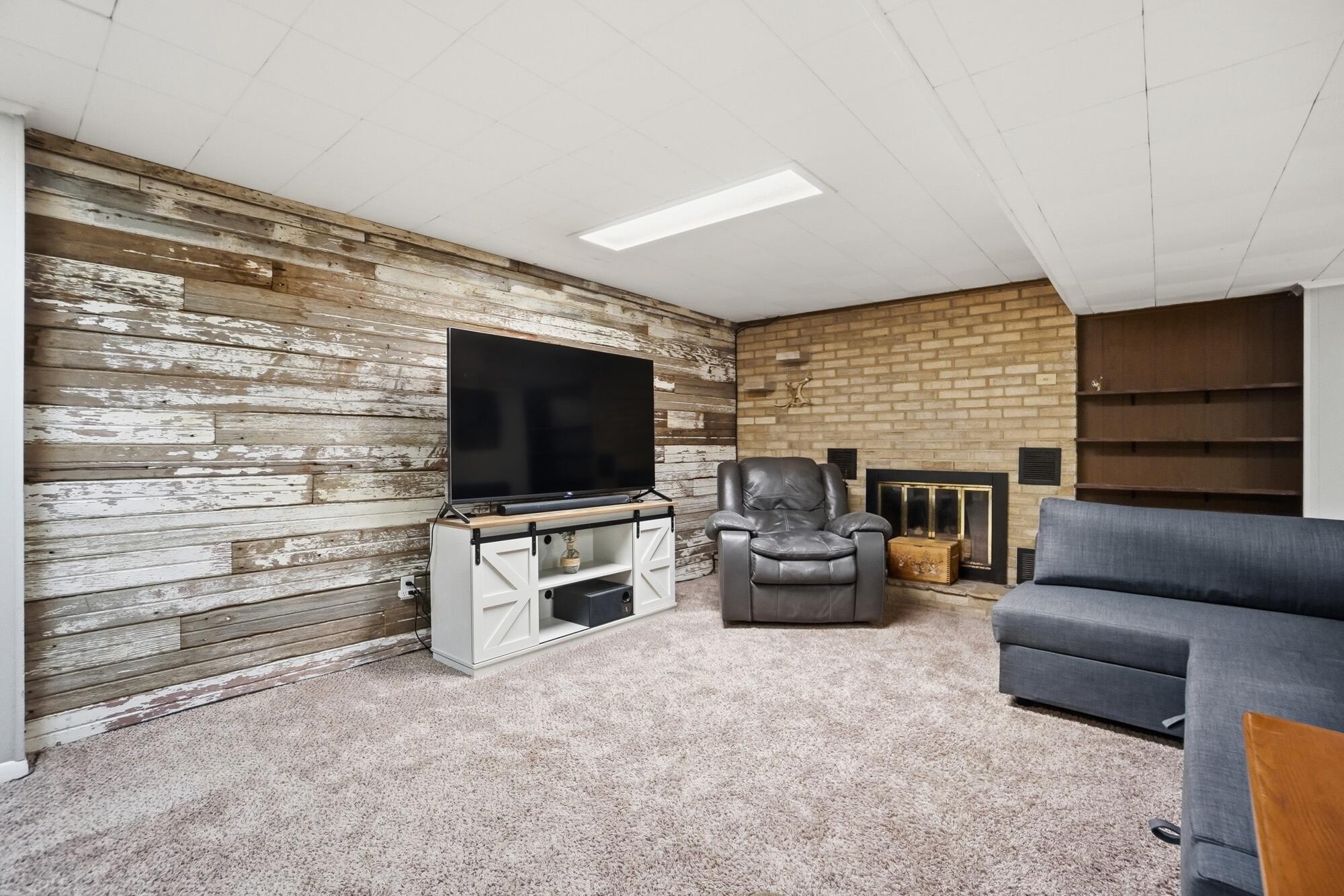 2627 Marinette Drive, Springfield, Ohio 45503