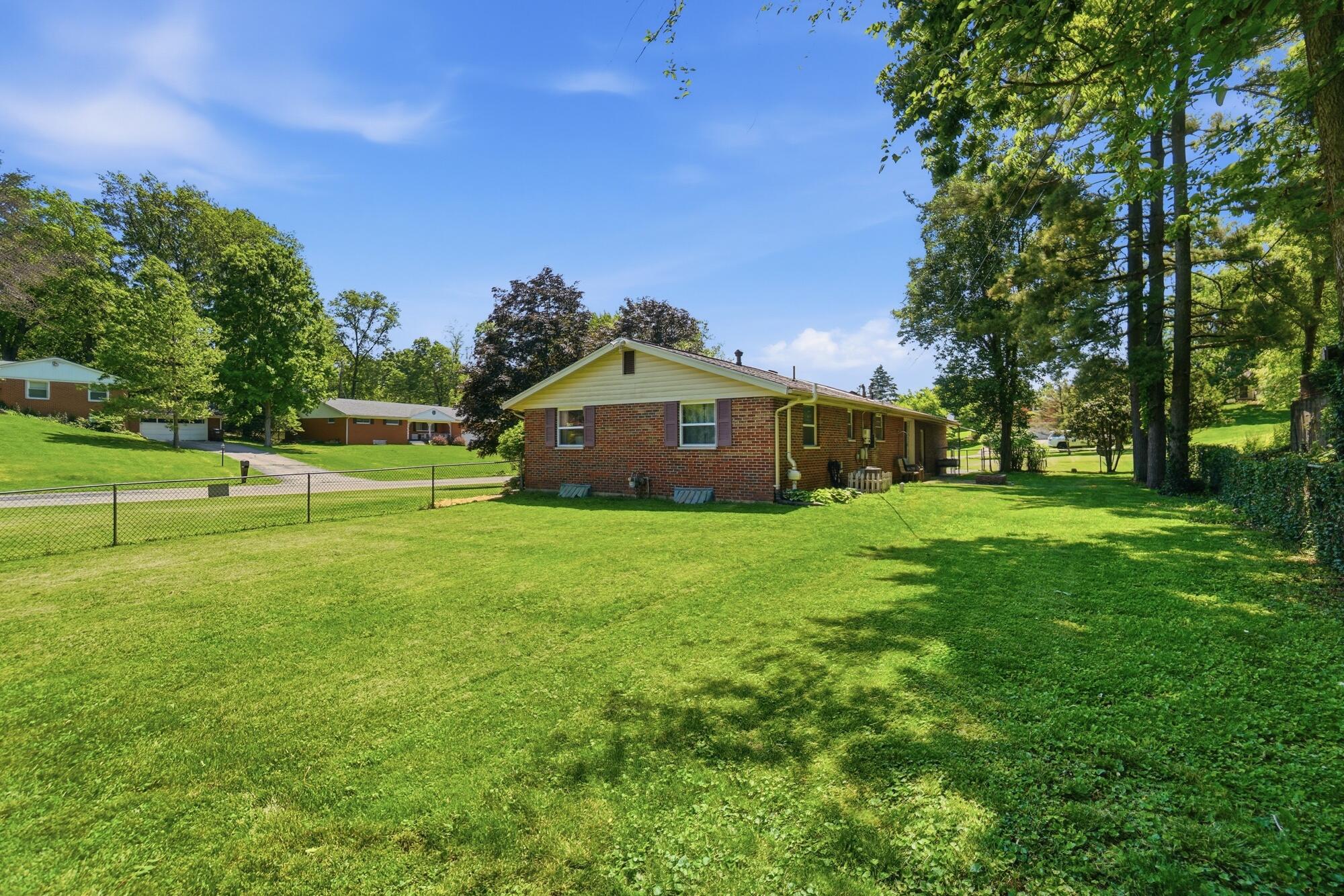 2627 Marinette Drive, Springfield, Ohio 45503