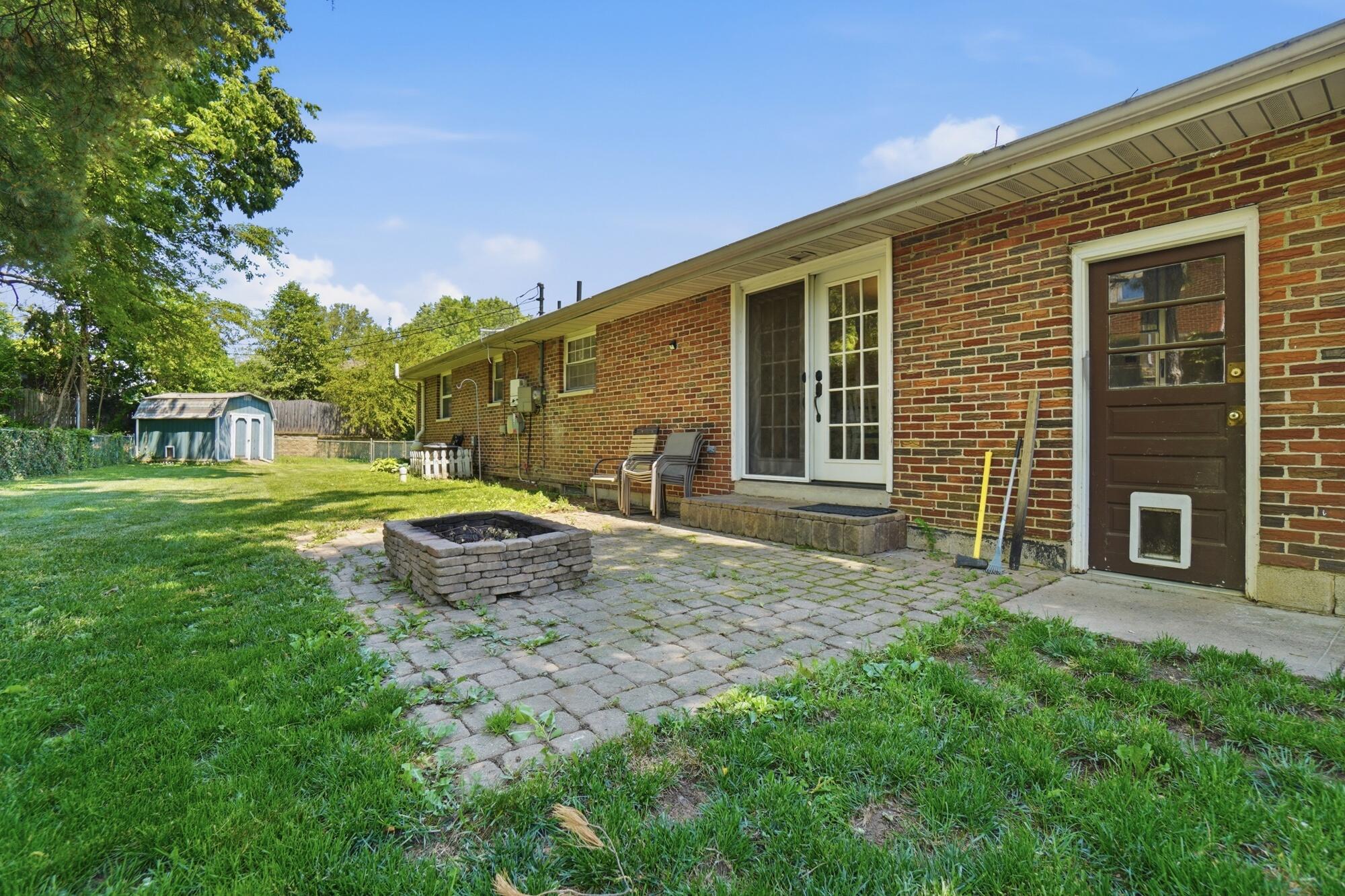 2627 Marinette Drive, Springfield, Ohio 45503
