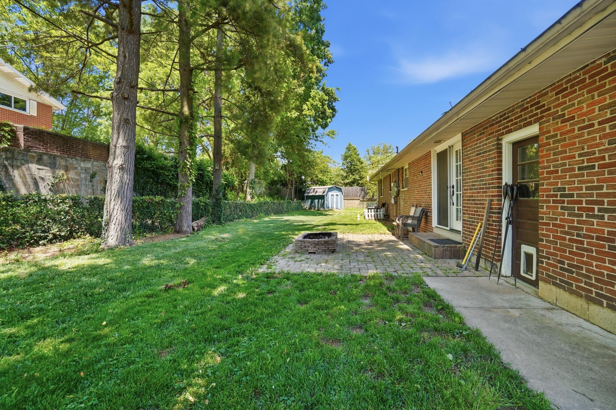 2627 Marinette Drive, Springfield, Ohio 45503