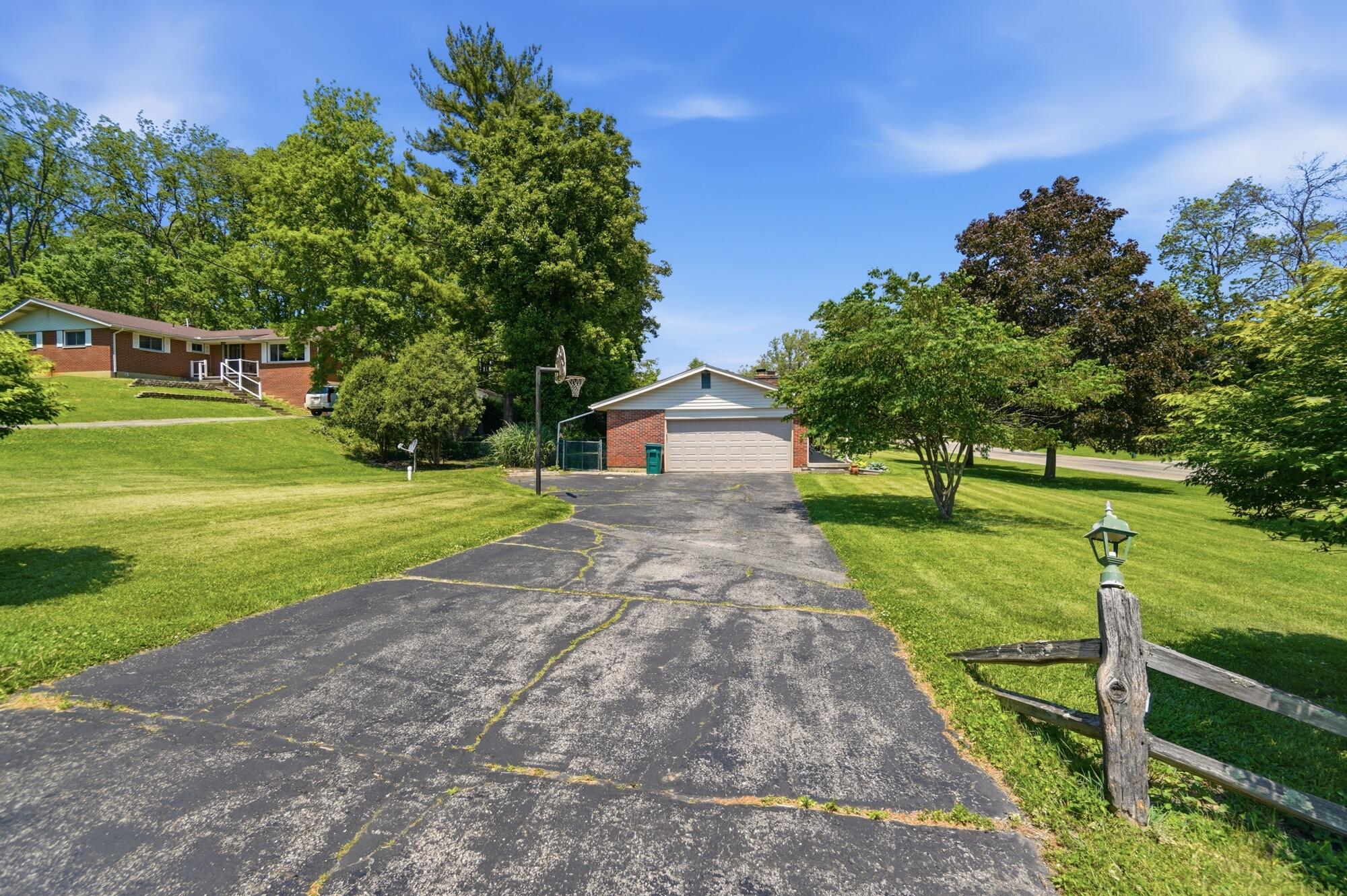 2627 Marinette Drive, Springfield, Ohio 45503