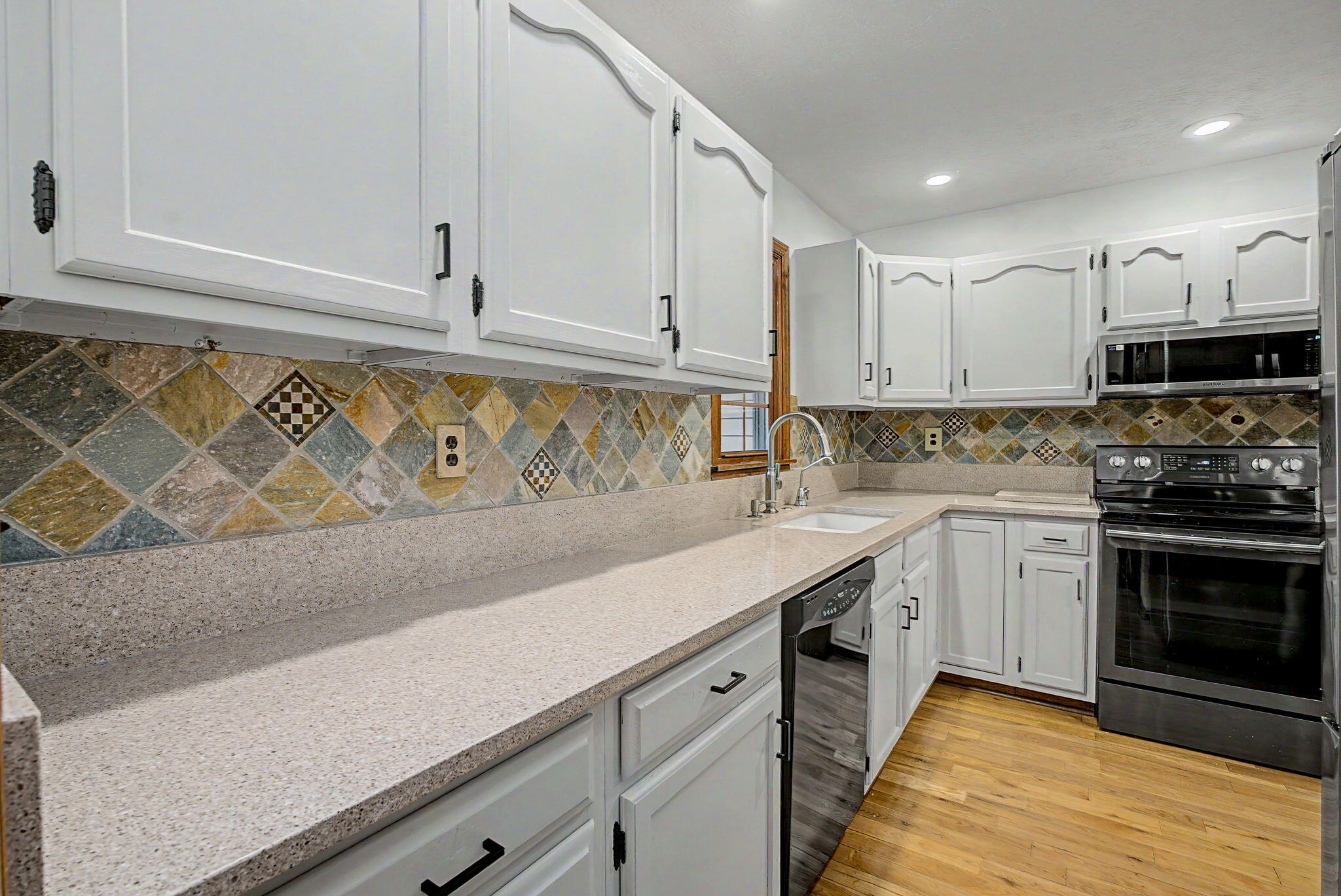 575 Hornwood Drive, Springfield, Ohio 45504