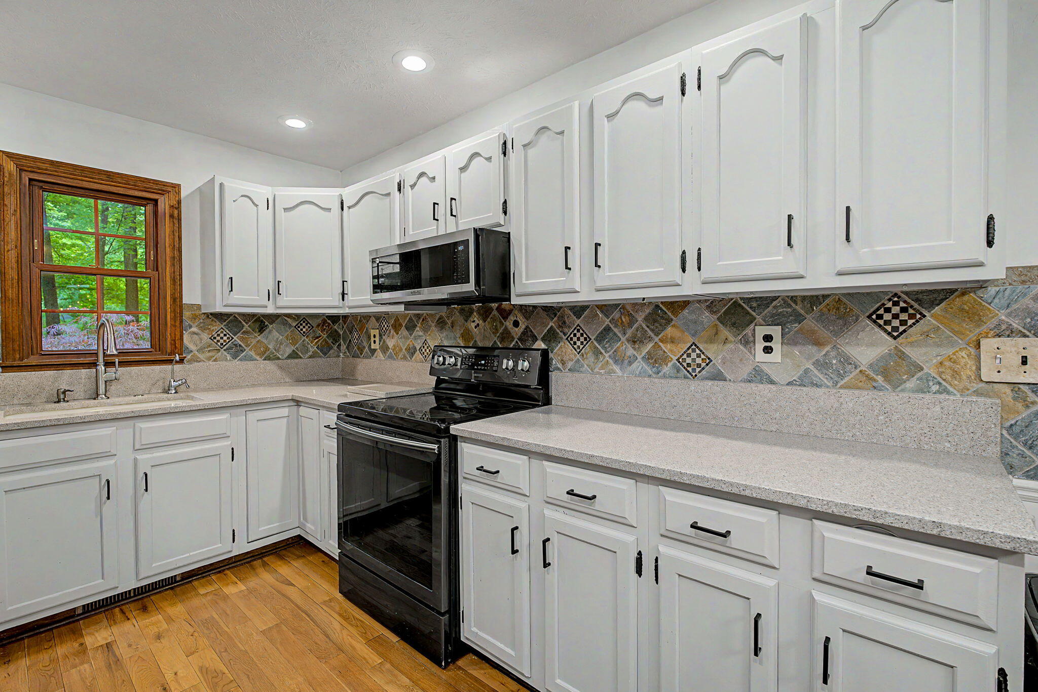 575 Hornwood Drive, Springfield, Ohio 45504