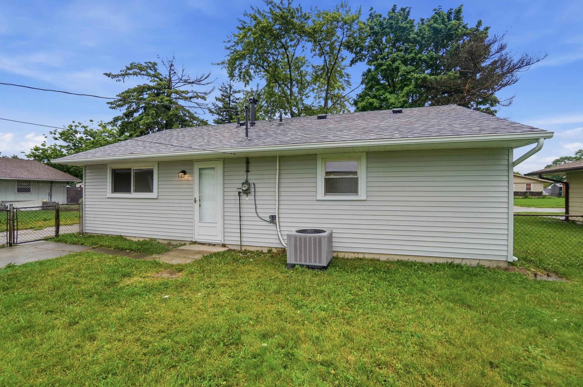 1923 Portage Path, Springfield, Ohio 45506