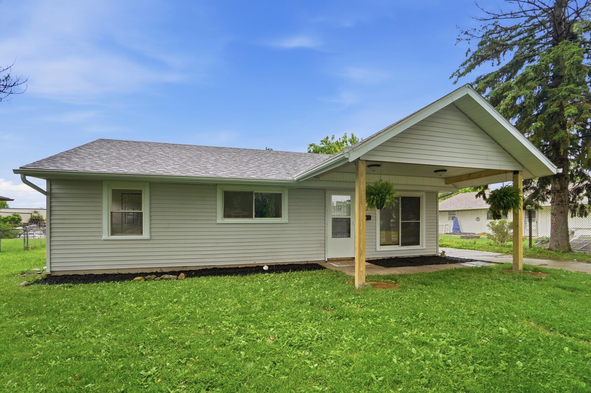 1923 Portage Path, Springfield, Ohio 45506
