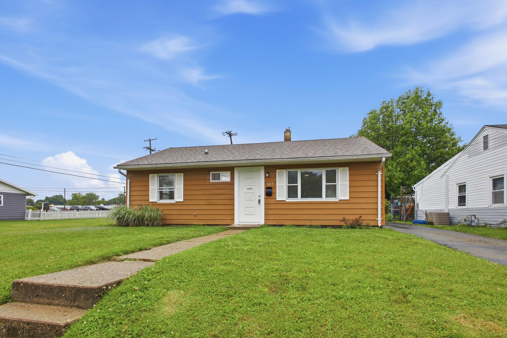 325 Gruen Drive, Springfield, Ohio 45505