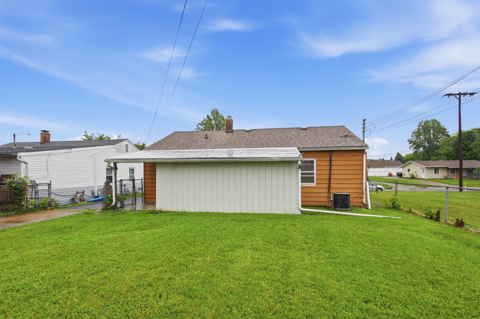 325 Gruen Drive, Springfield, Ohio 45505