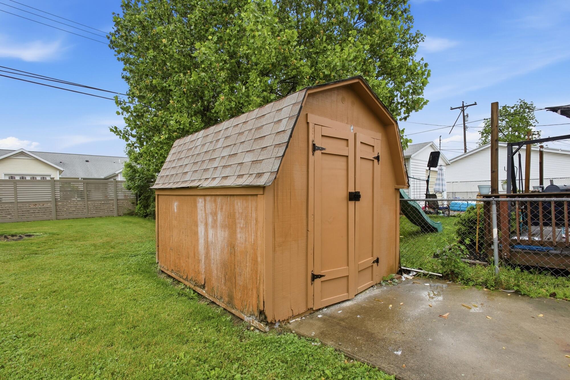 325 Gruen Drive, Springfield, Ohio 45505