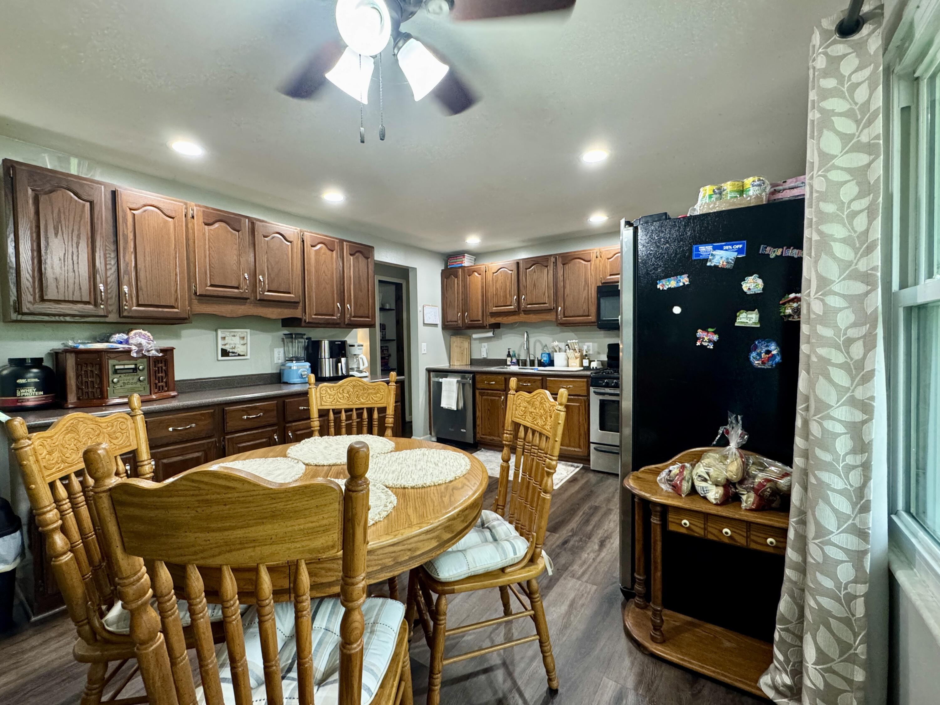 809 Canterbury Drive, Wapakoneta, Ohio 45895
