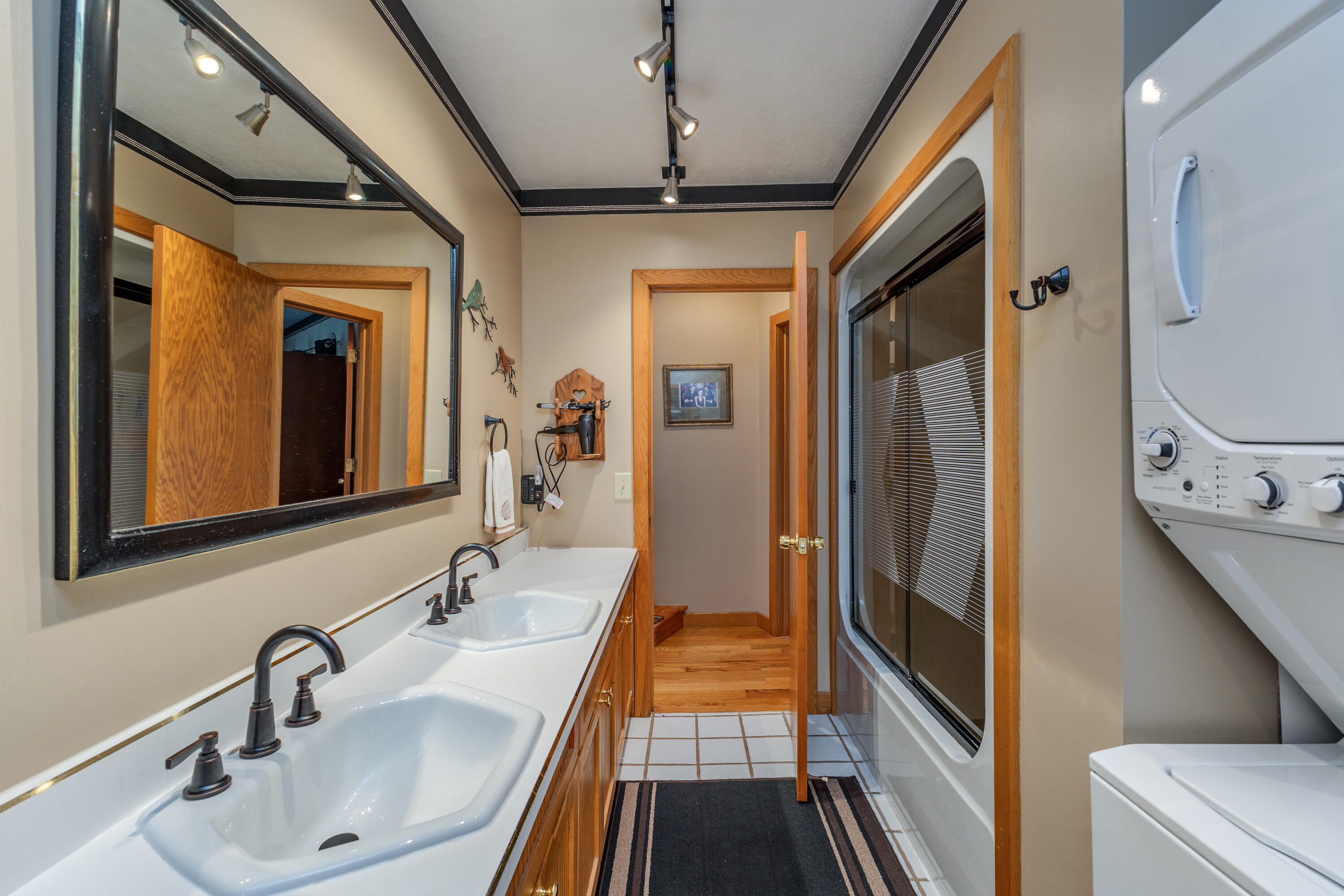 1000 Echo Lake Drive, Piqua, Ohio 45356