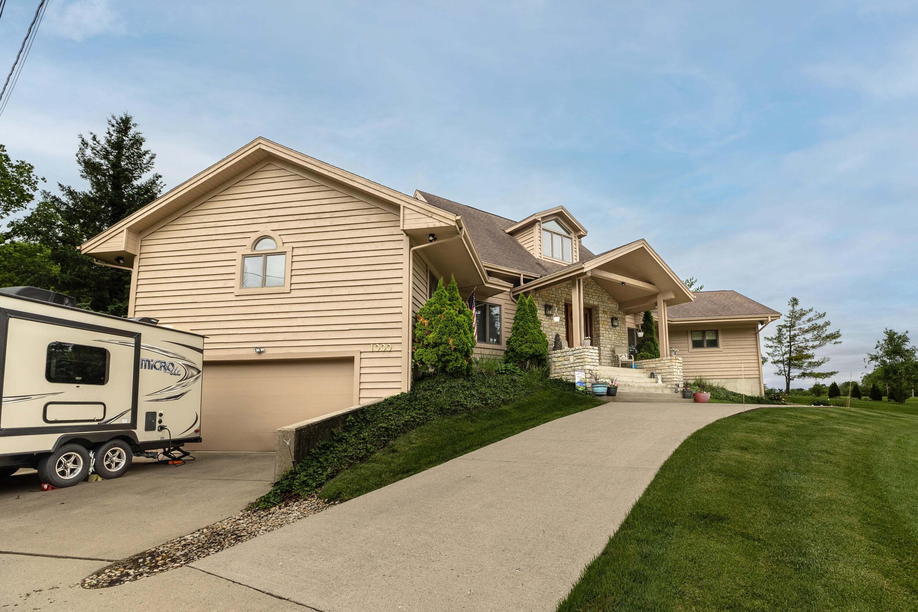 1000 Echo Lake Drive, Piqua, Ohio 45356