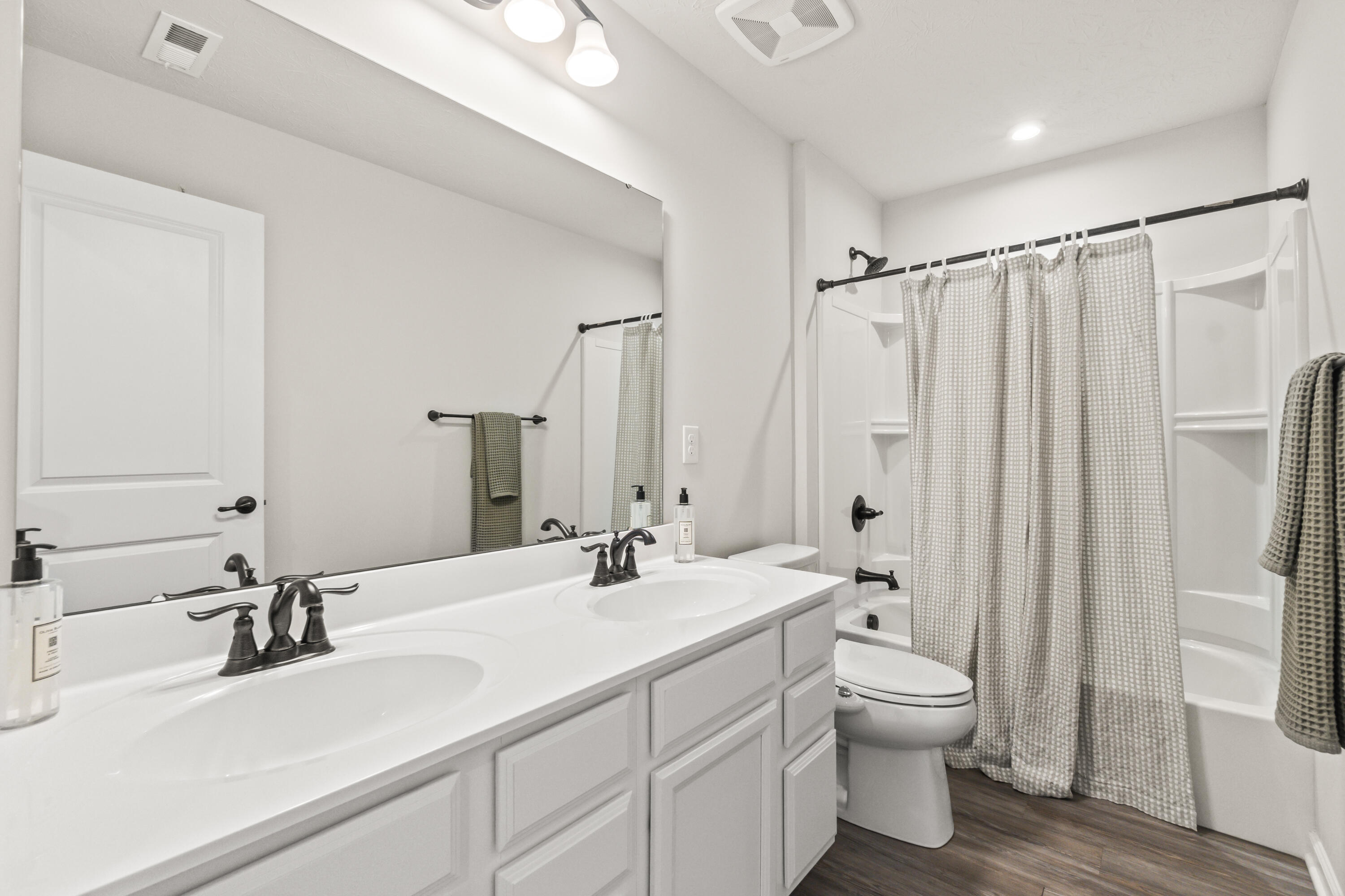 2806 Newcastle Drive, Troy, Ohio 45373