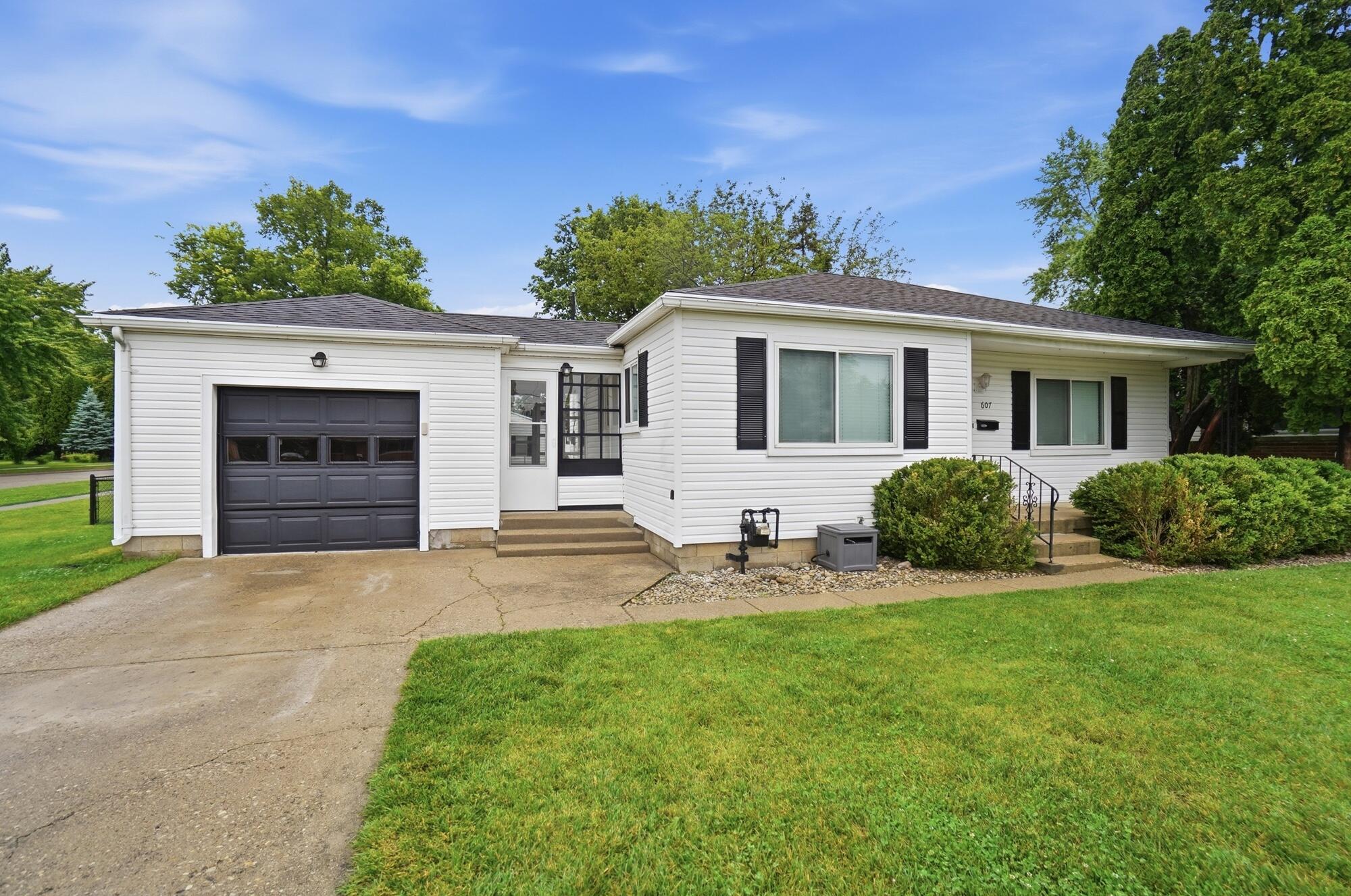 607 Lake Avenue, New Carlisle, Ohio 45344