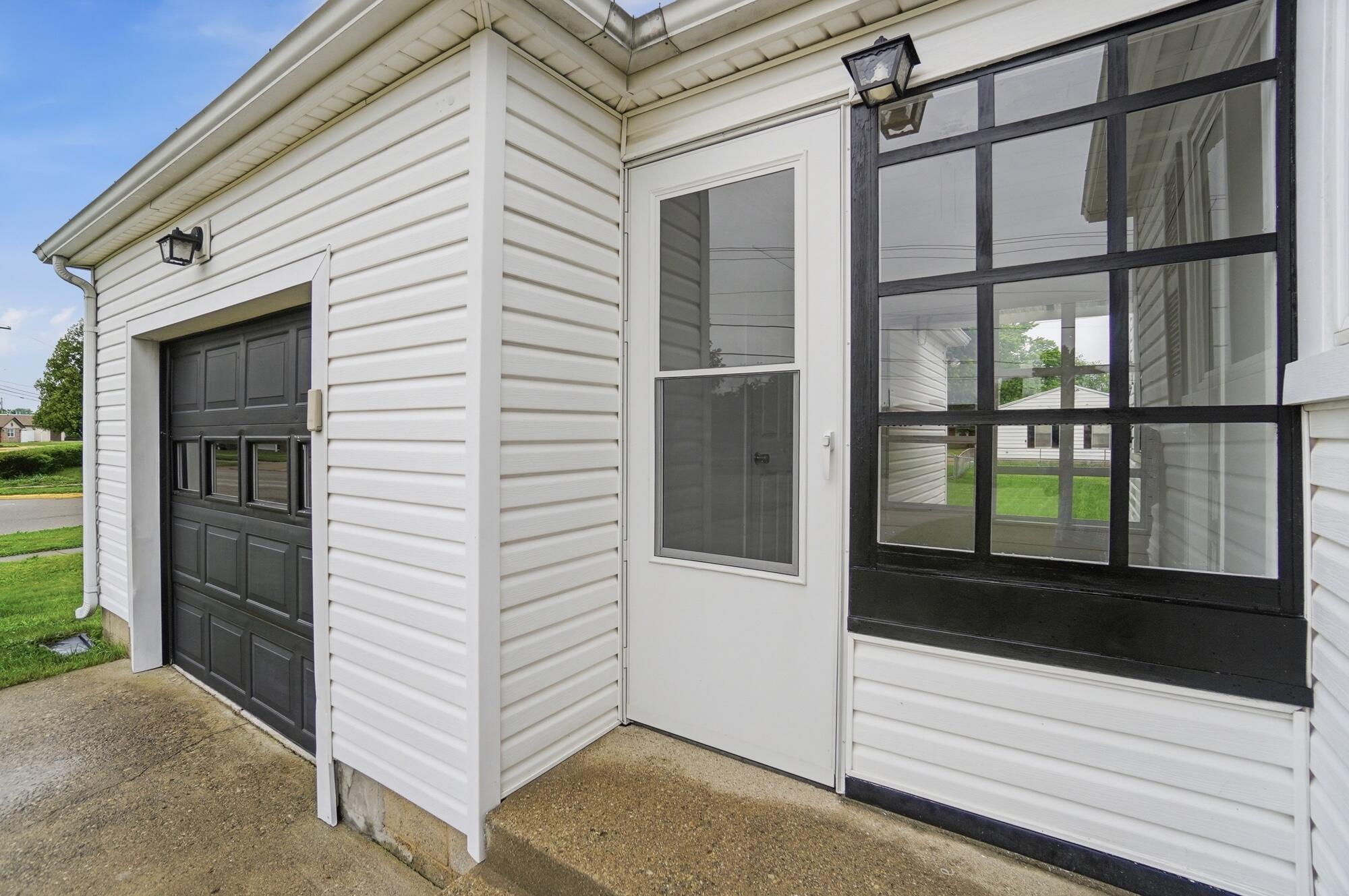 607 Lake Avenue, New Carlisle, Ohio 45344