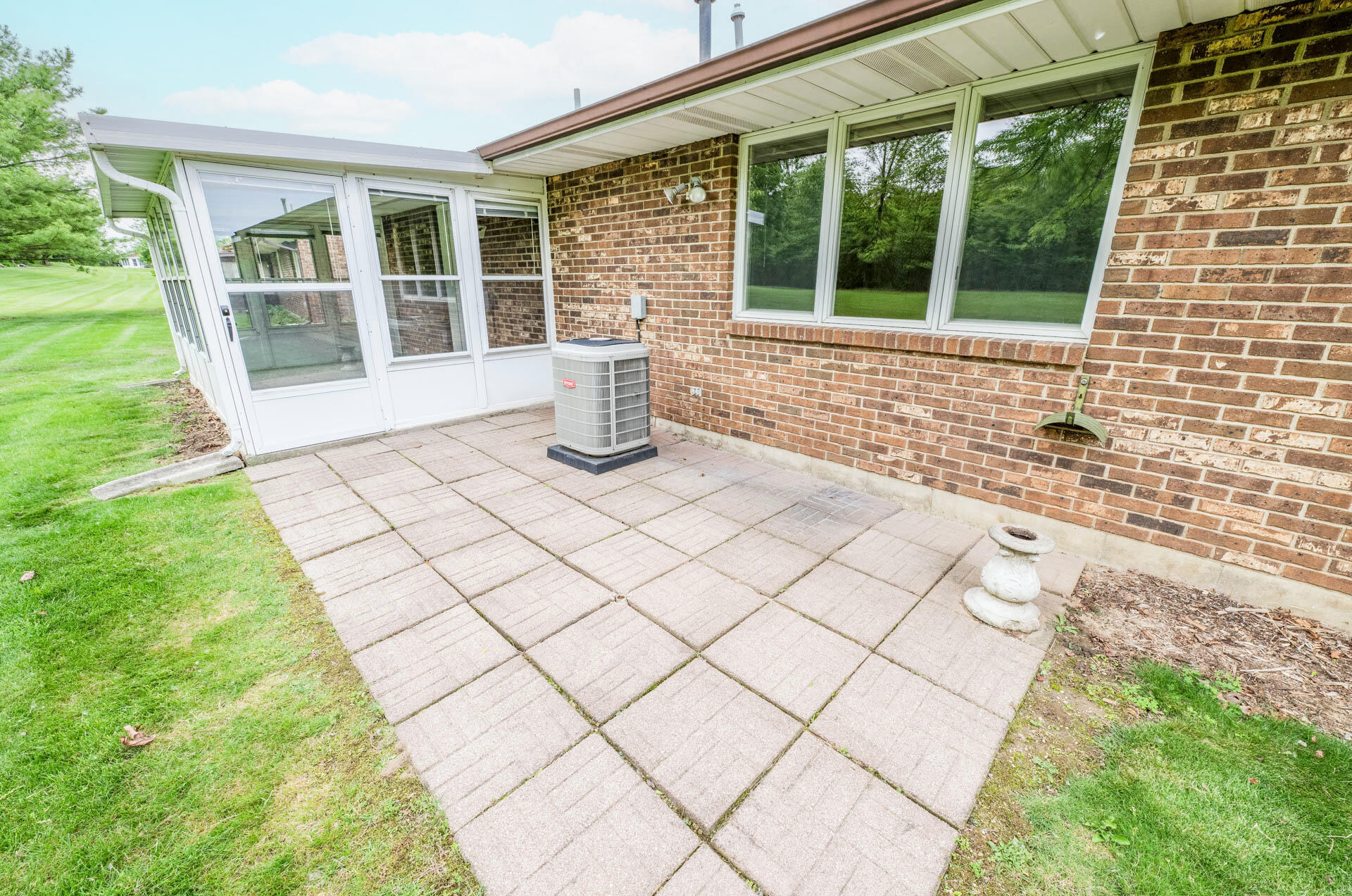 3056 Brixton Drive, Springfield, Ohio 45503