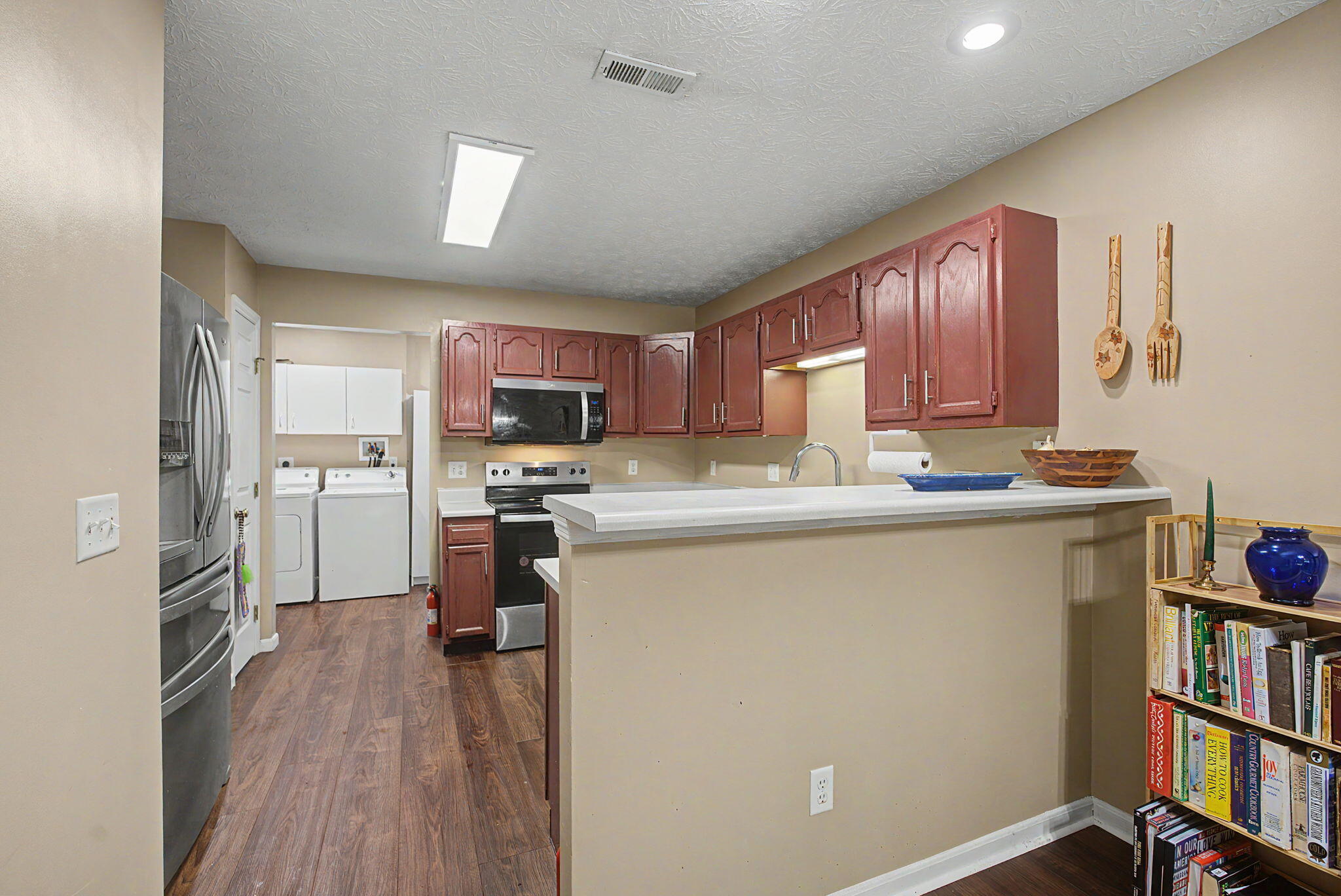 5005 Twin Lakes Circle, Englewood, Ohio 45322