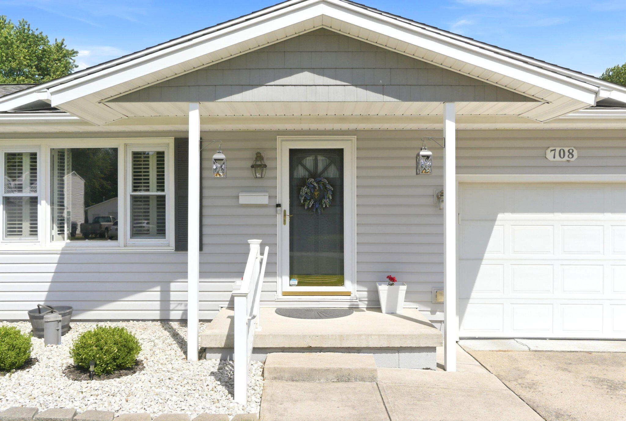 708 Lawnview Avenue, Springfield, Ohio 45505