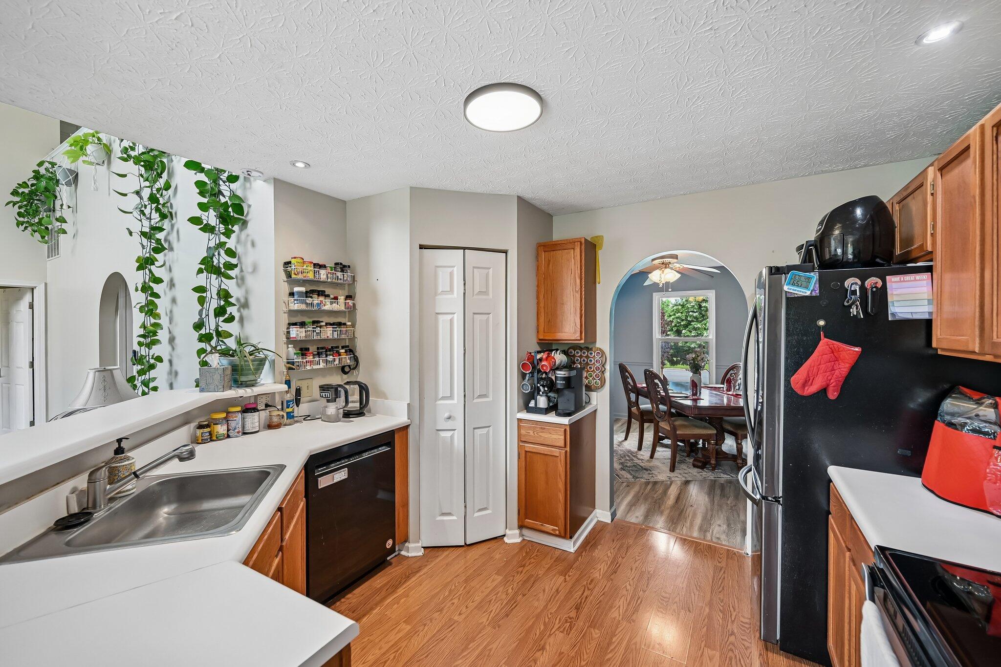 1742 Damos Way, Marysville, Ohio 43040