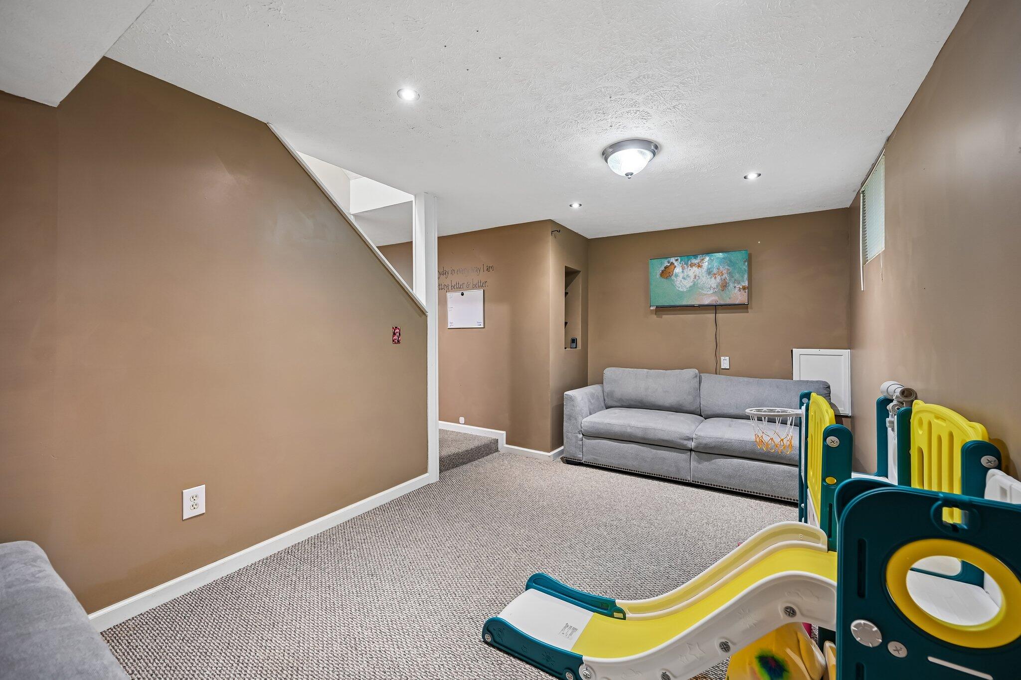 1742 Damos Way, Marysville, Ohio 43040