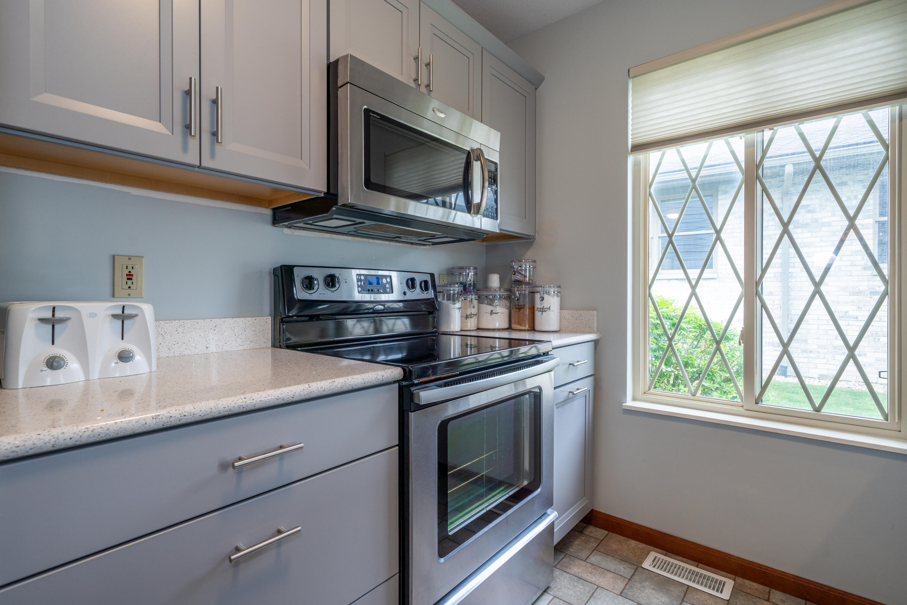 11270 Northlake Place, Lakeview, Ohio 43331