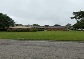 5655 Bradley Drive, Tipp City, Ohio 45371, 4 Bedrooms Bedrooms, ,2 BathroomsBathrooms,Residential,For Sale,Bradley,1045872