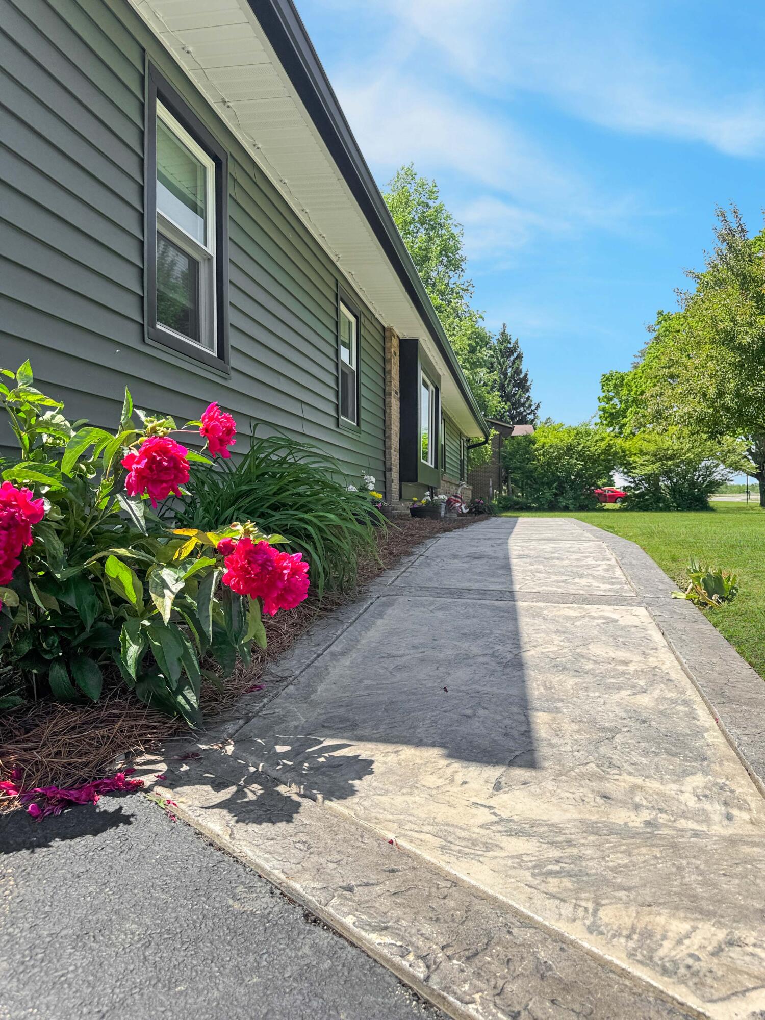 7419 Grayson Drive, Springfield, Ohio 45502