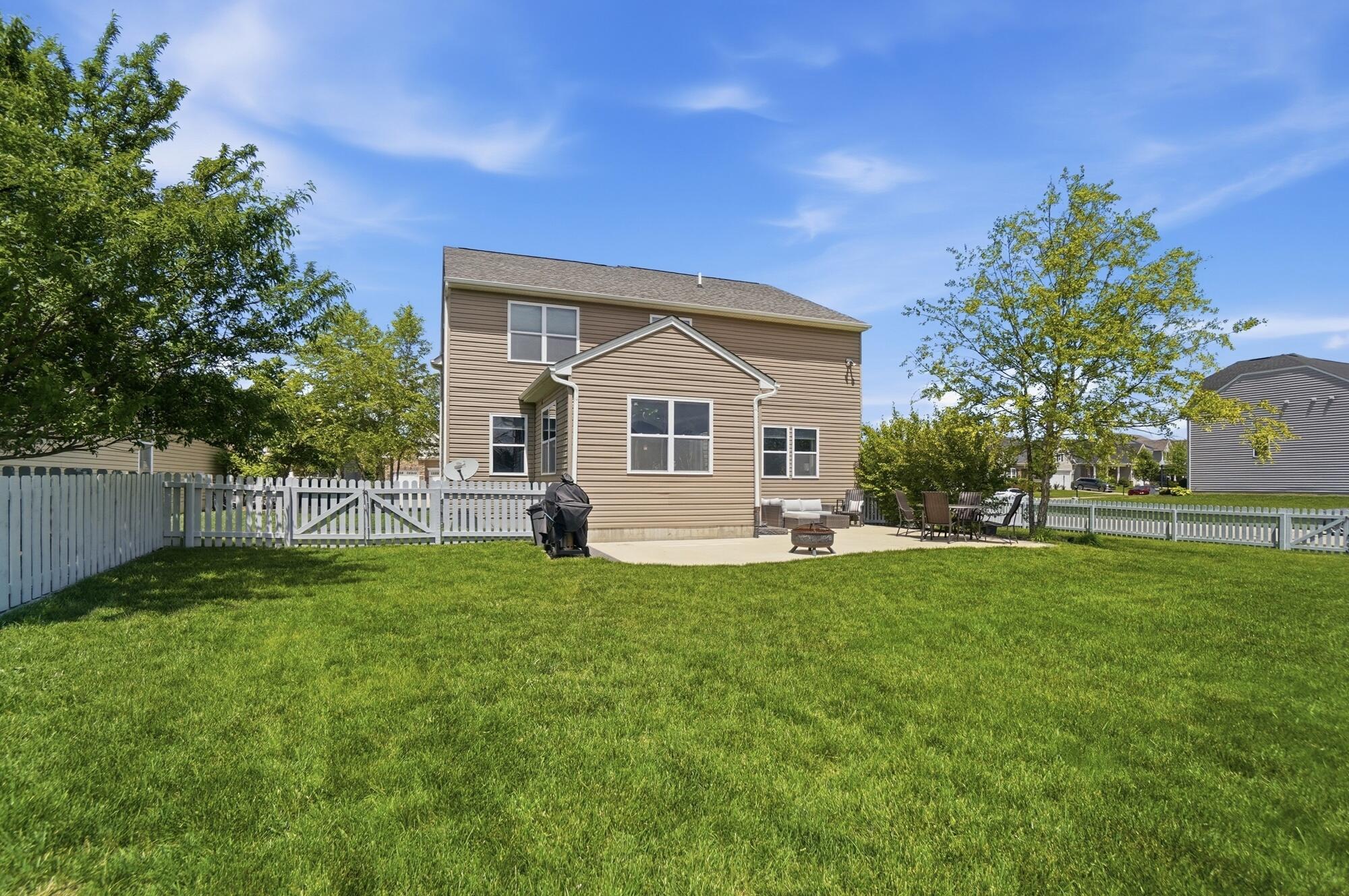 2604 Sunset Maple Drive, Tipp City, Ohio 45371