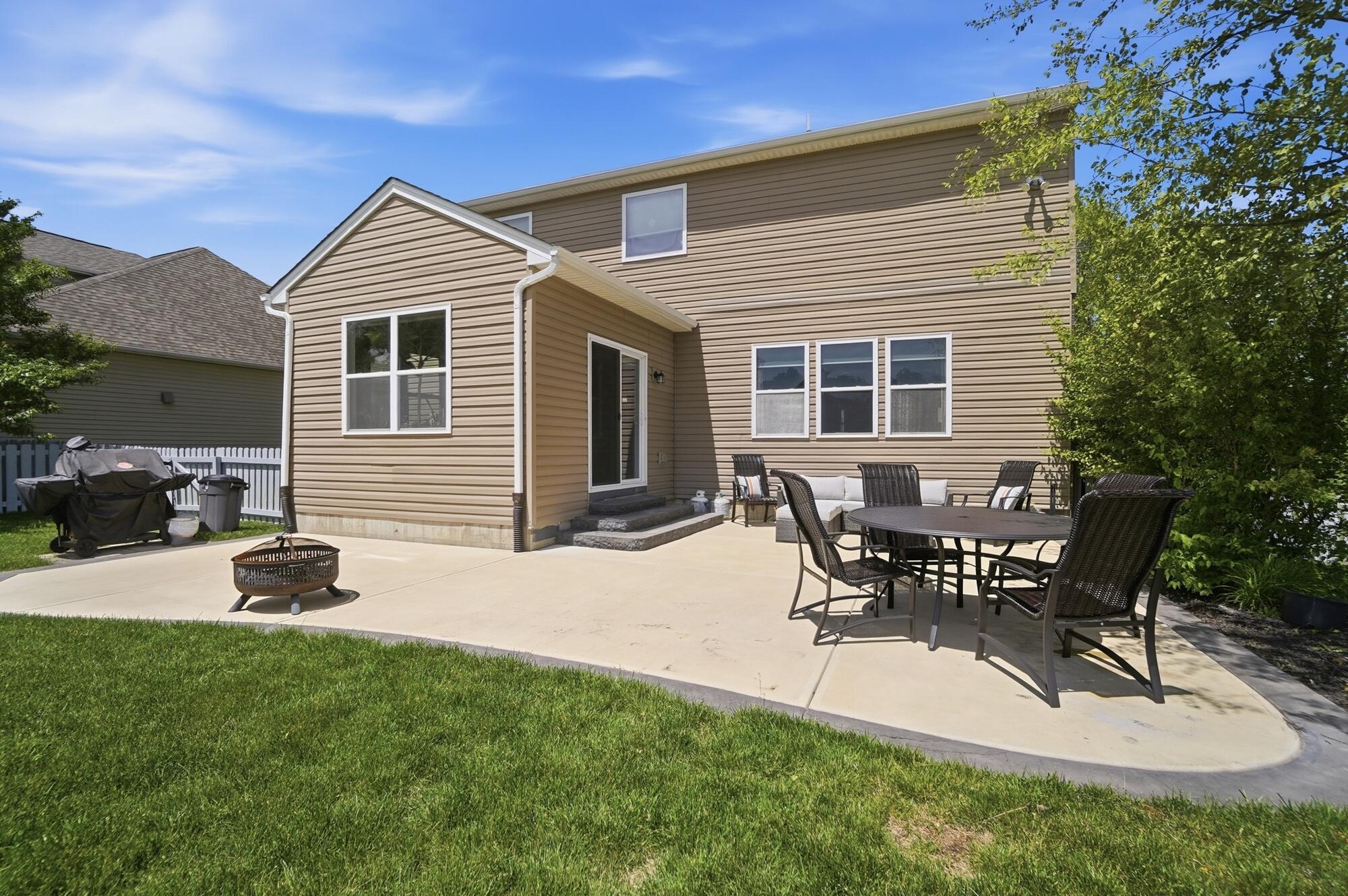 2604 Sunset Maple Drive, Tipp City, Ohio 45371