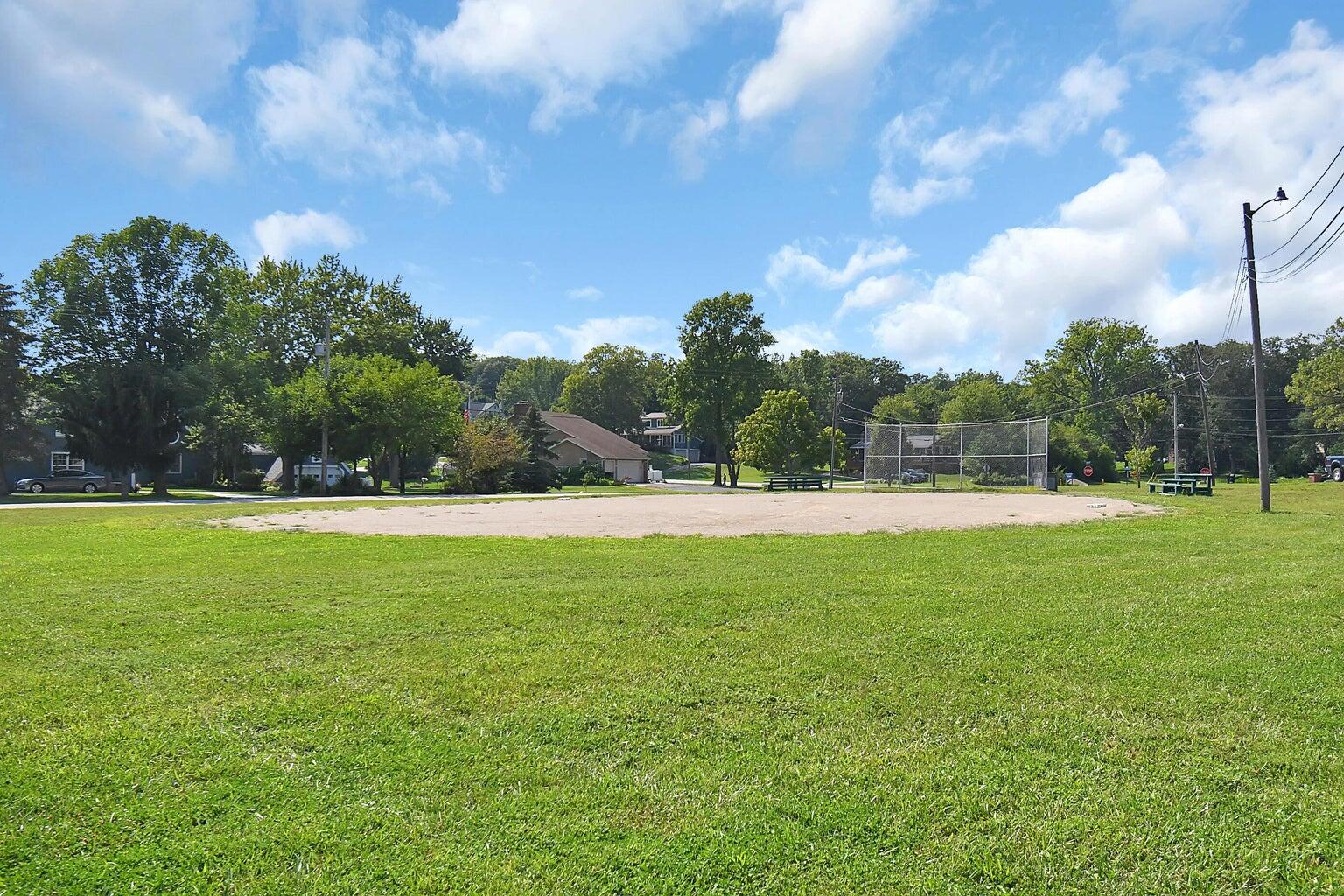 1410 Choctaw Drive, London, Ohio 43140