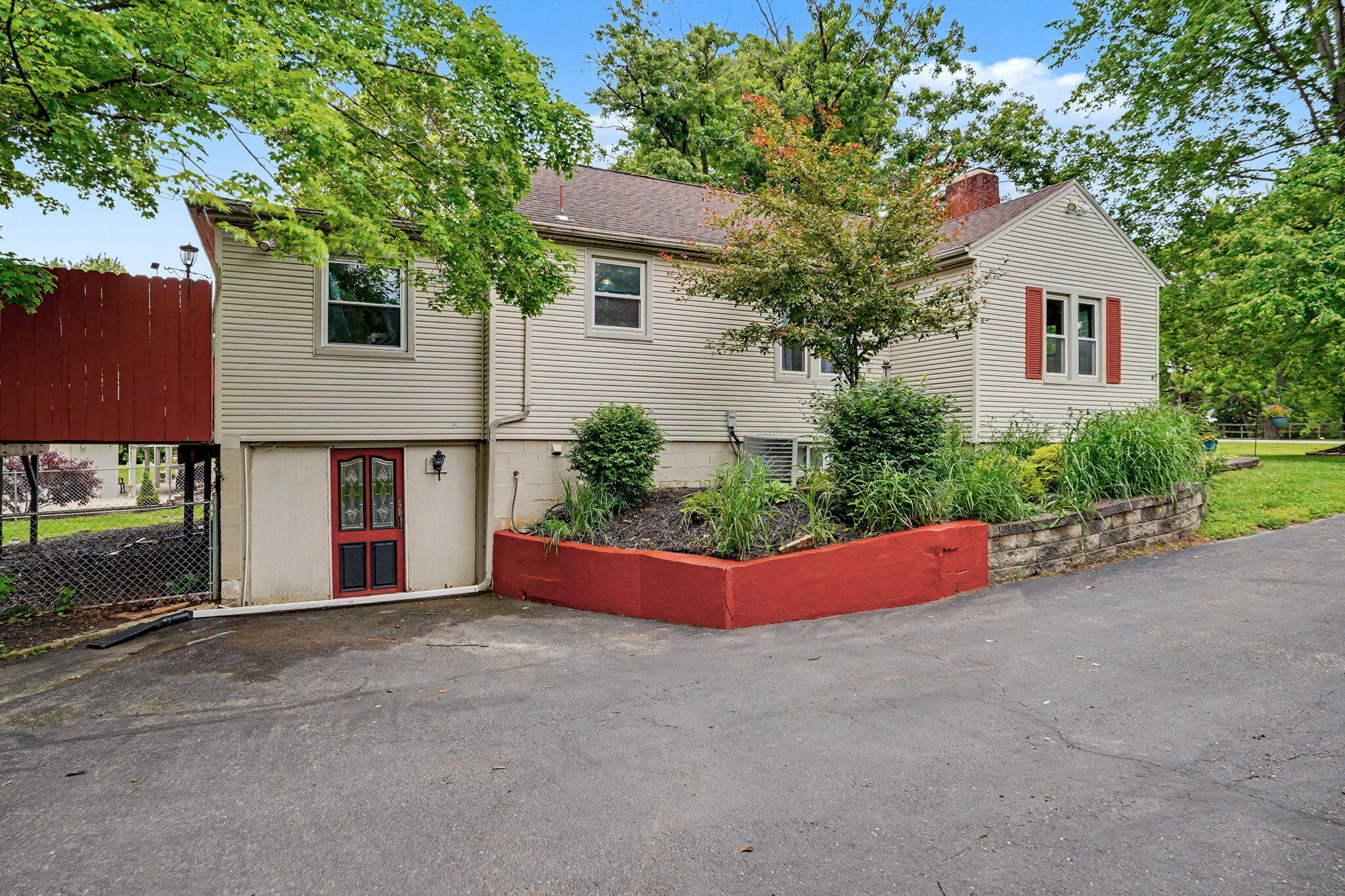 115 Possum Road, Springfield, Ohio 45506