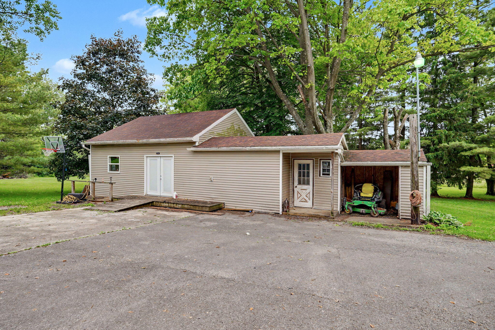 2591 Old Springfield Road, Springfield, Ohio 45502