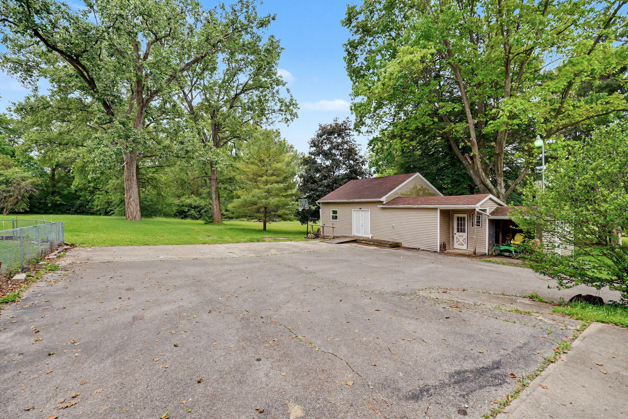 2591 Old Springfield Road, Springfield, Ohio 45502