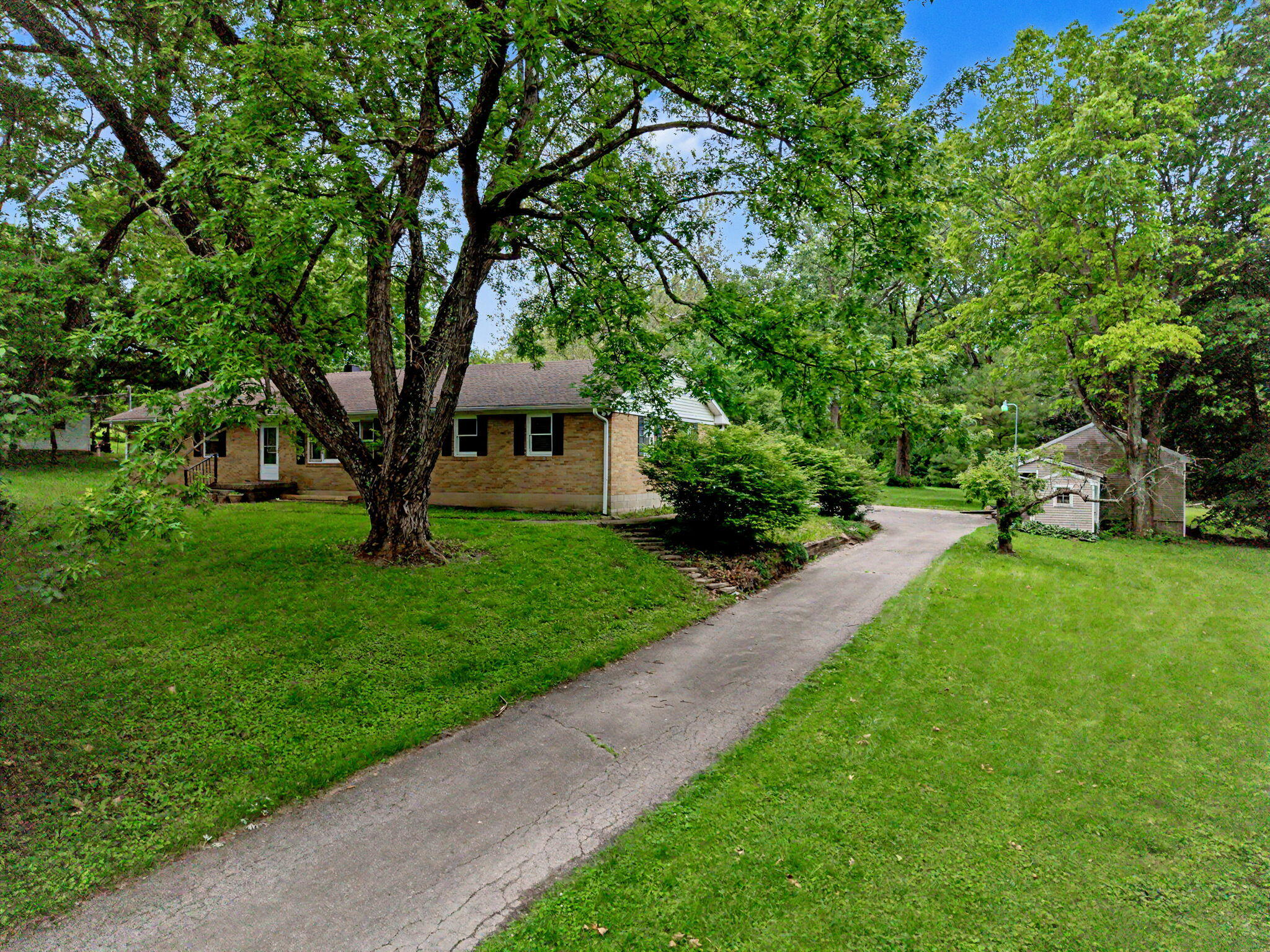 2591 Old Springfield Road, Springfield, Ohio 45502
