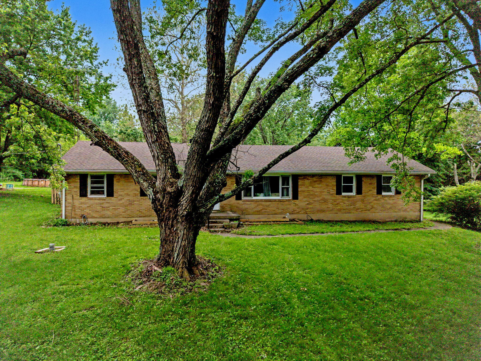 2591 Old Springfield Road, Springfield, Ohio 45502