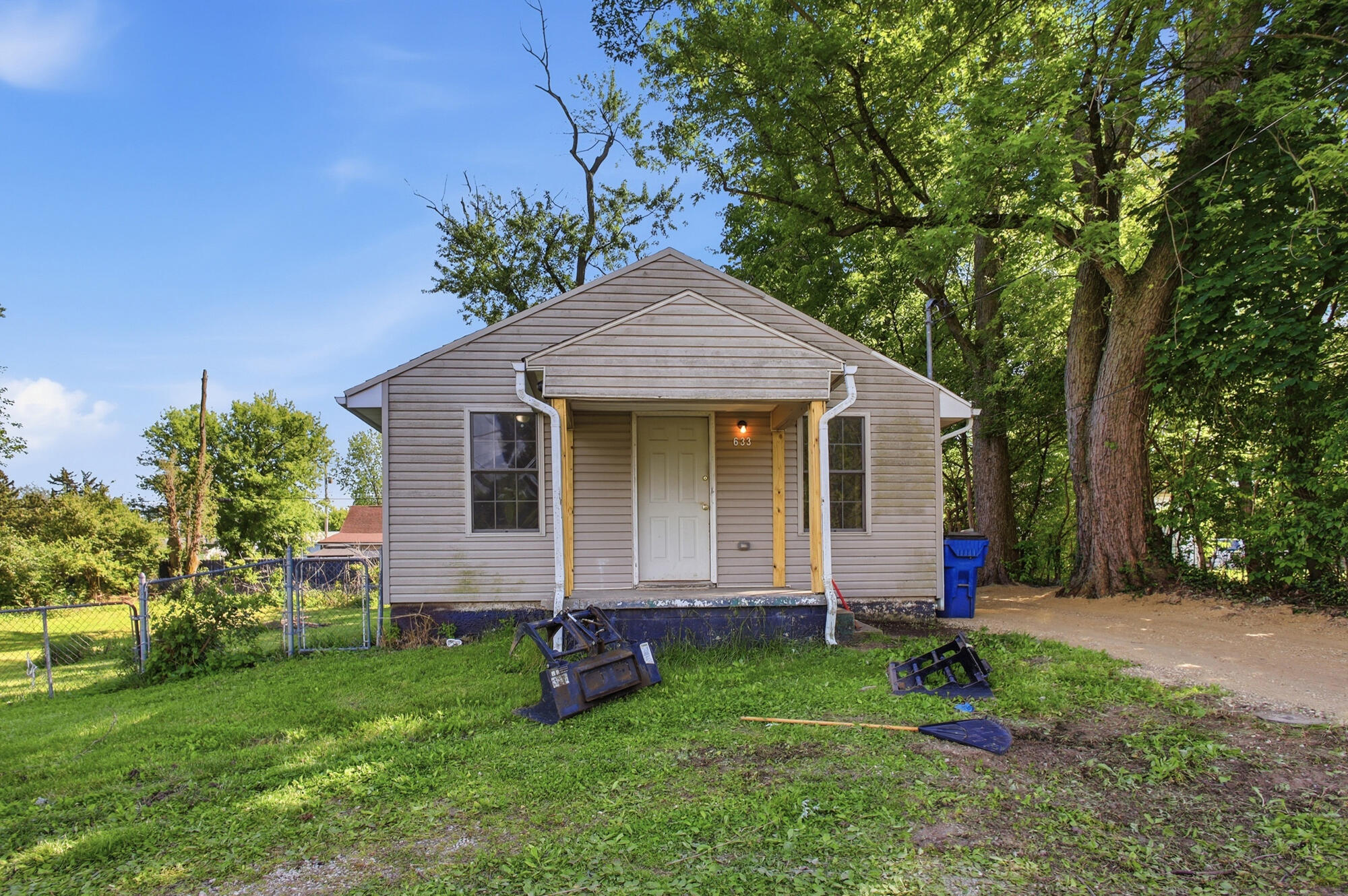 633 Neosha Avenue, Springfield, Ohio 45505