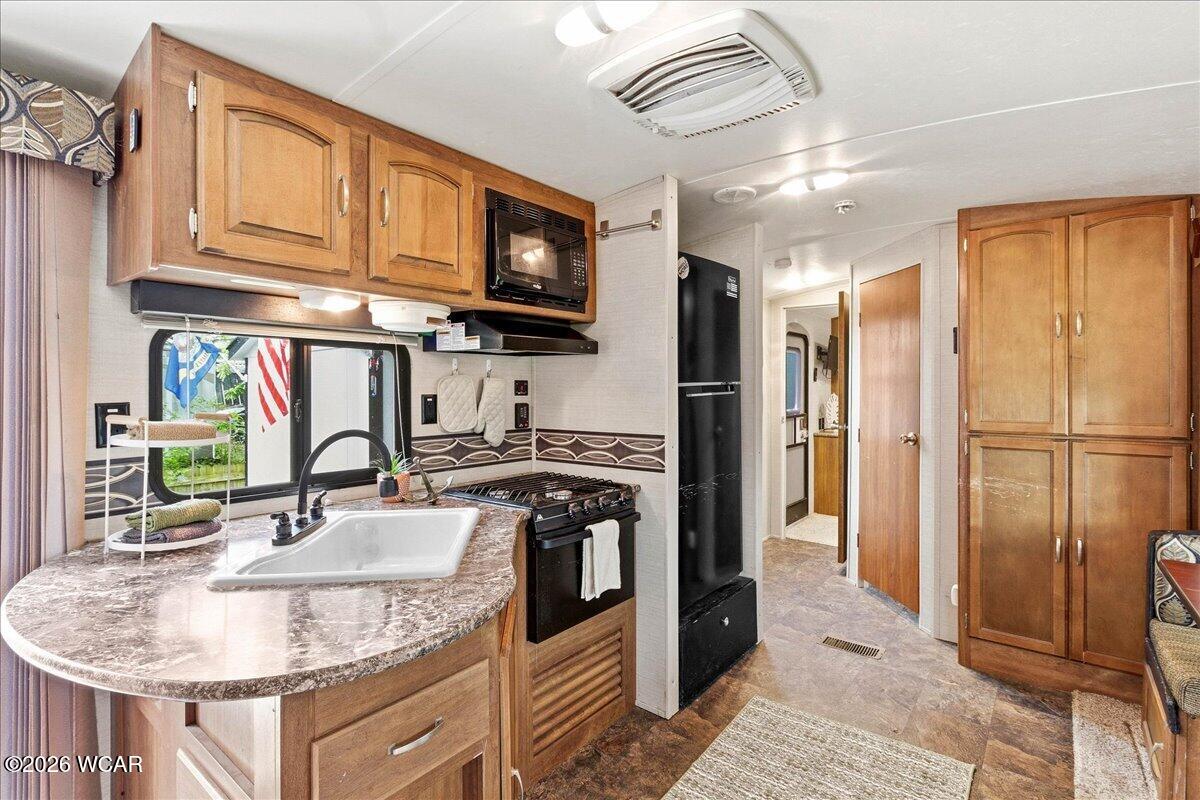 11379 Cherokee Path, Lakeview, Ohio