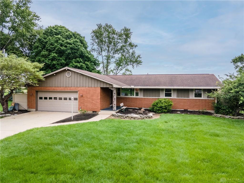 6065 Country Estates Drive, Tipp City, Ohio 45371